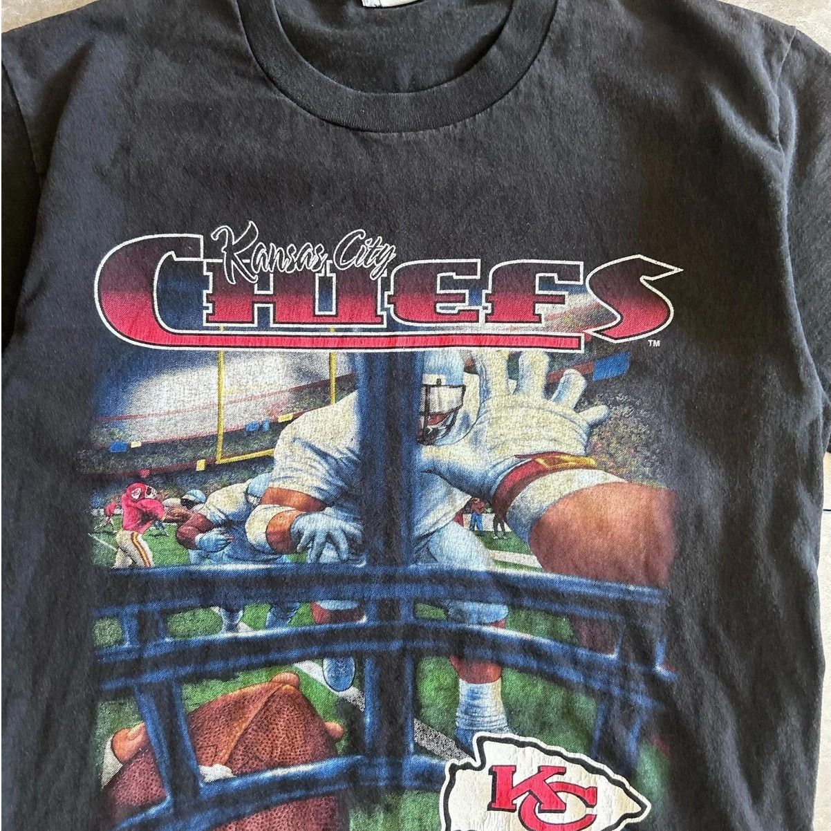 Vintage 90s Vintage Kansas City Chiefs POV Black T Shirt Size M Size US M / EU 48-50 / 2 - 2 Thumbnail