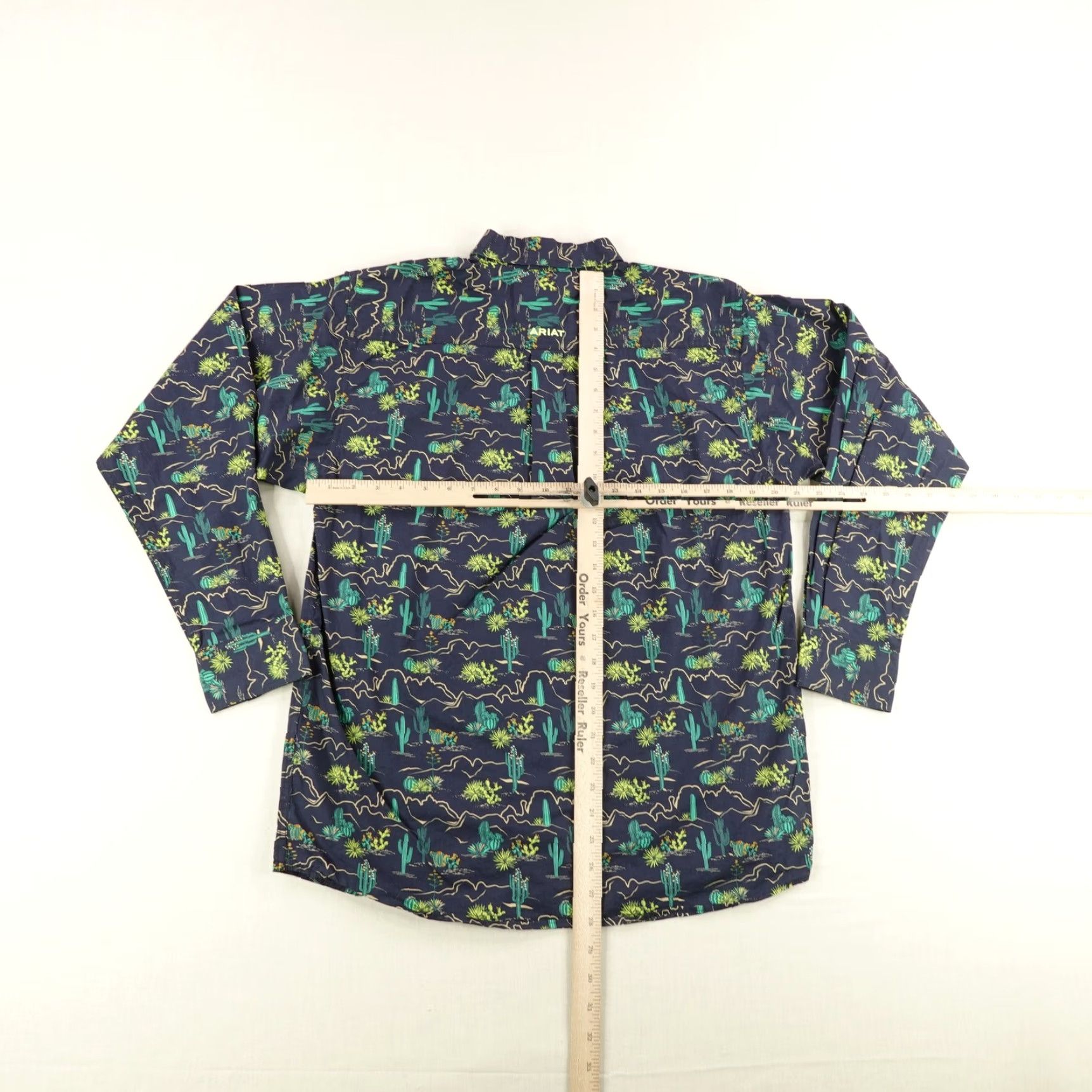 Ariat Ariat Shirt Men Small Blue Green Beckett Western Cactus Desert Graphic Print Long Sleeve Button-Up Mens Small Navy Size US S / EU 44-46 / 1 - 7 Thumbnail