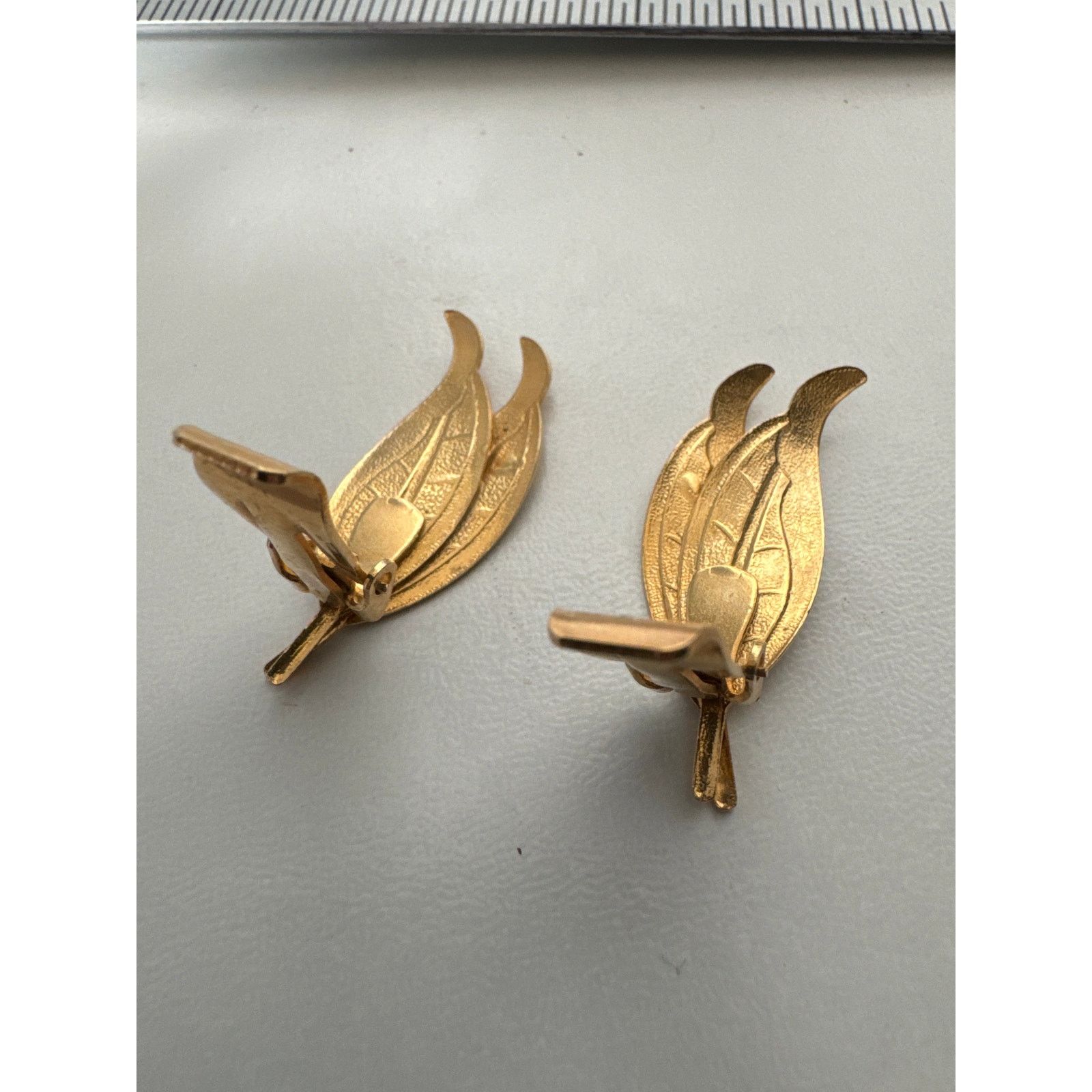Vintage Vintage mid century gold leaf clip on earrings Size ONE SIZE - 9 Thumbnail