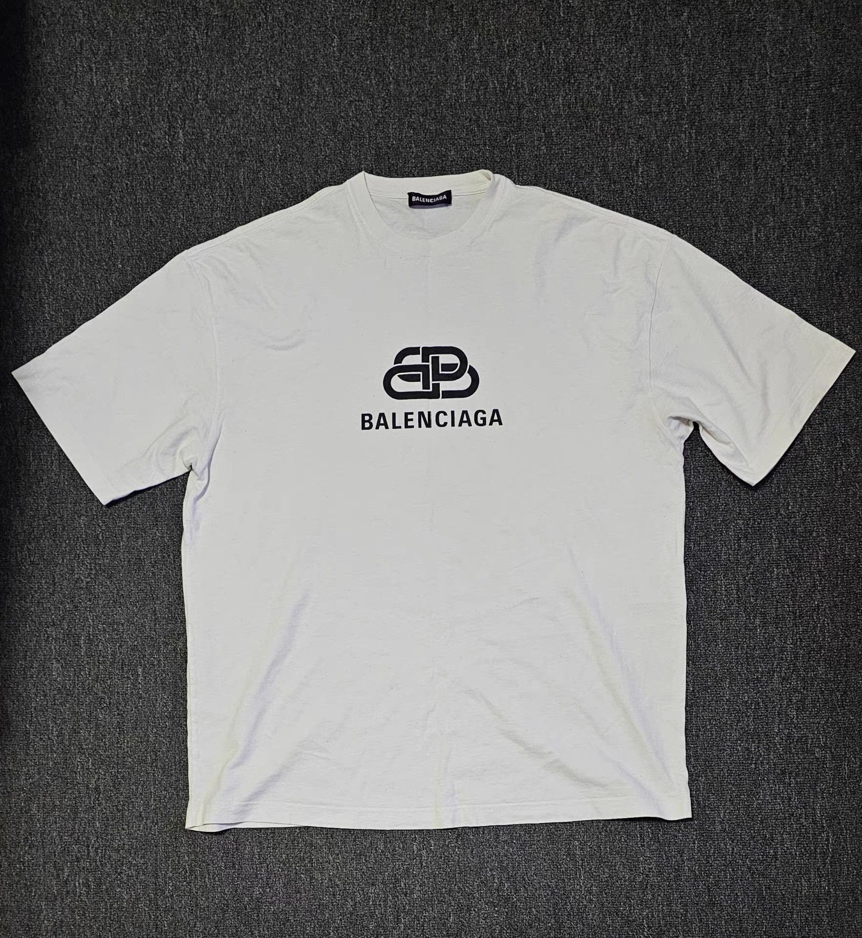 Balenciaga Balenciaga white lock short-sleeve T-shirt, Size US S / EU 44-46 / 1 - 1 Thumbnail