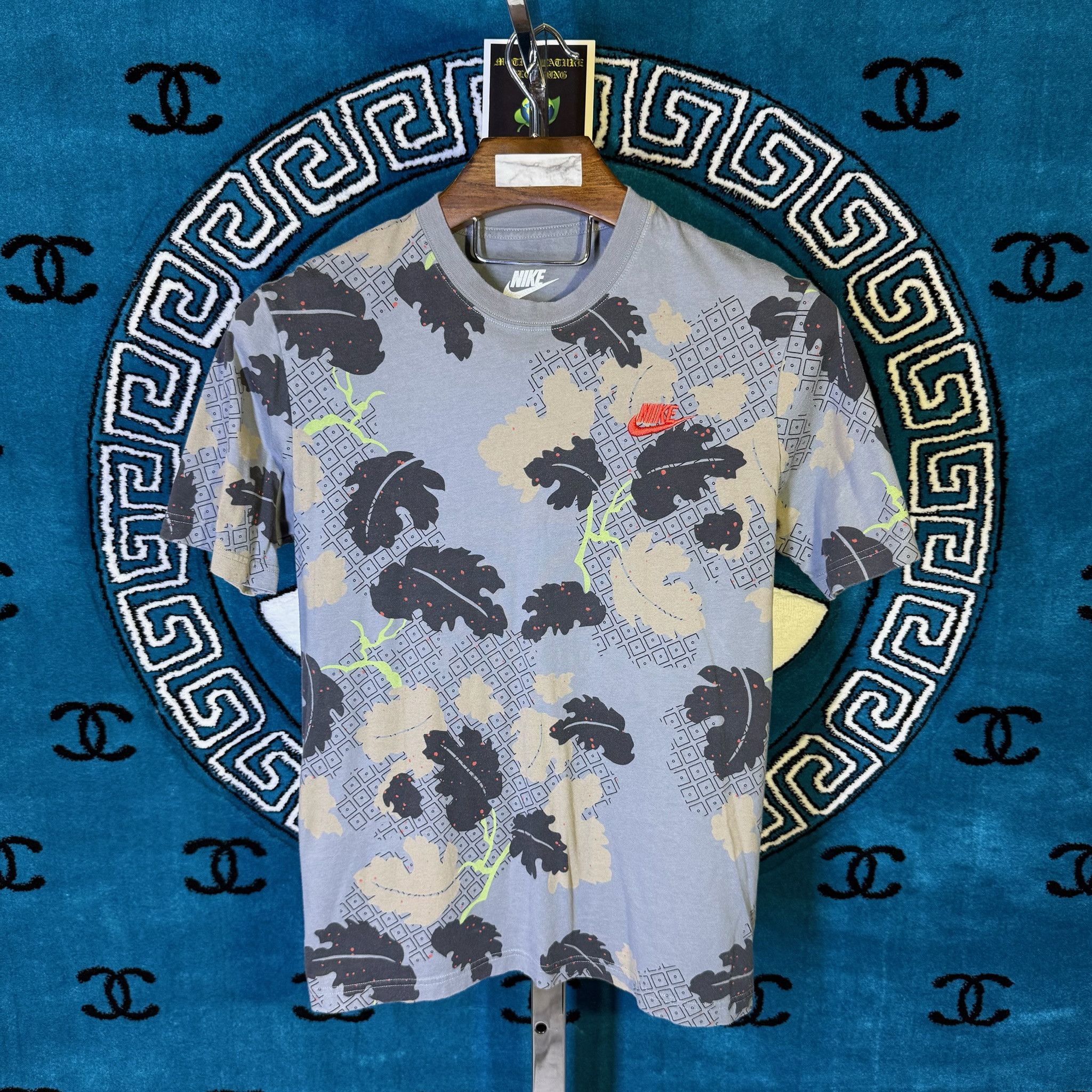 Nike THE ICONA NIKE LOGO GRAPHICA MOTIF S/S SHIRT Size US M / EU 48-50 / 2 - 1 Preview