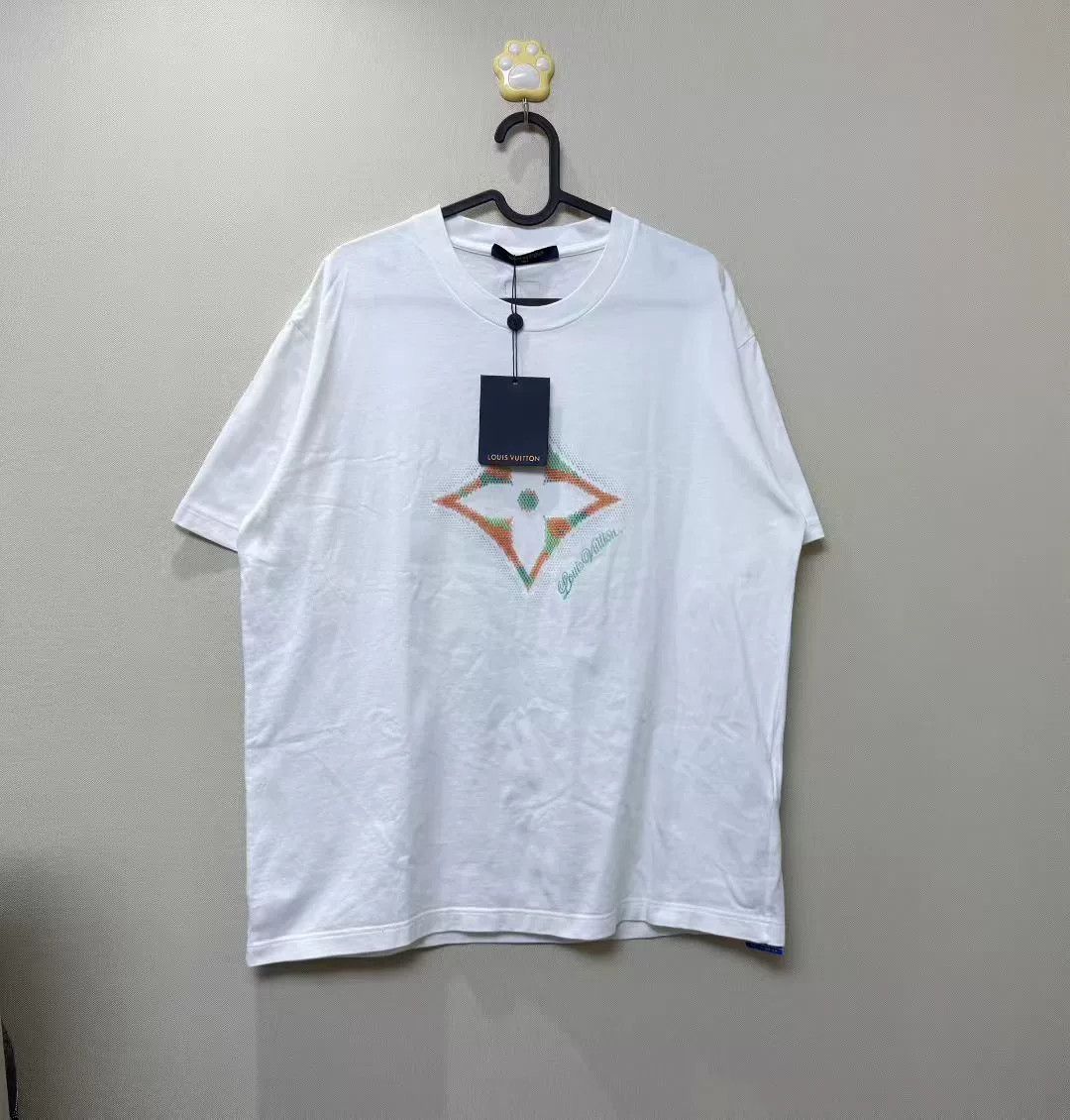 Louis Vuitton Louis Vuitton White Glitter Logo Short Sleeve Size L / US 10 / IT 46 - 1 Thumbnail