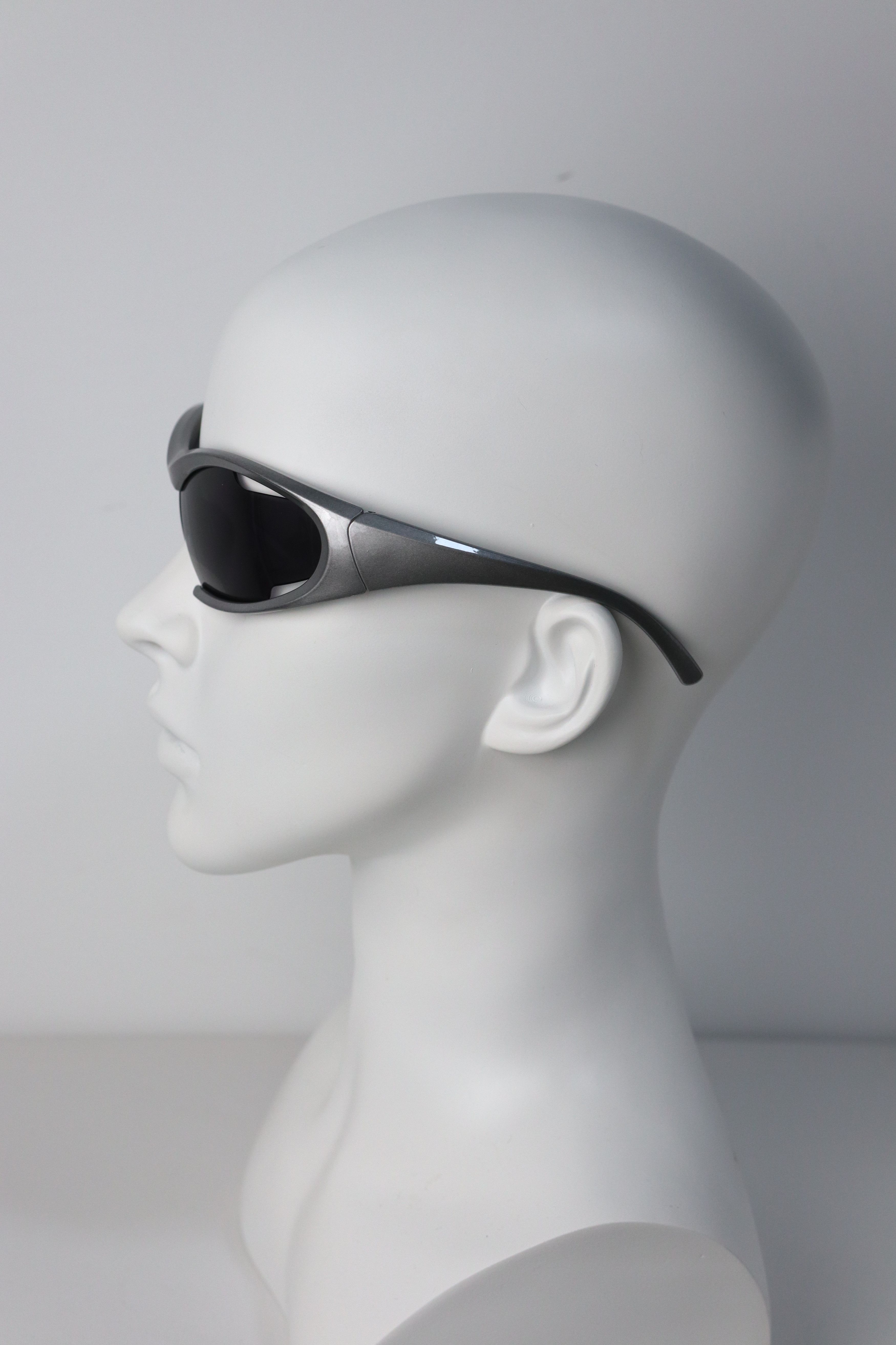 Japanese Brand Y2k Avant Garde Futuristic Gunmetal Gray Sunglasses OS Size ONE SIZE - 8 Thumbnail