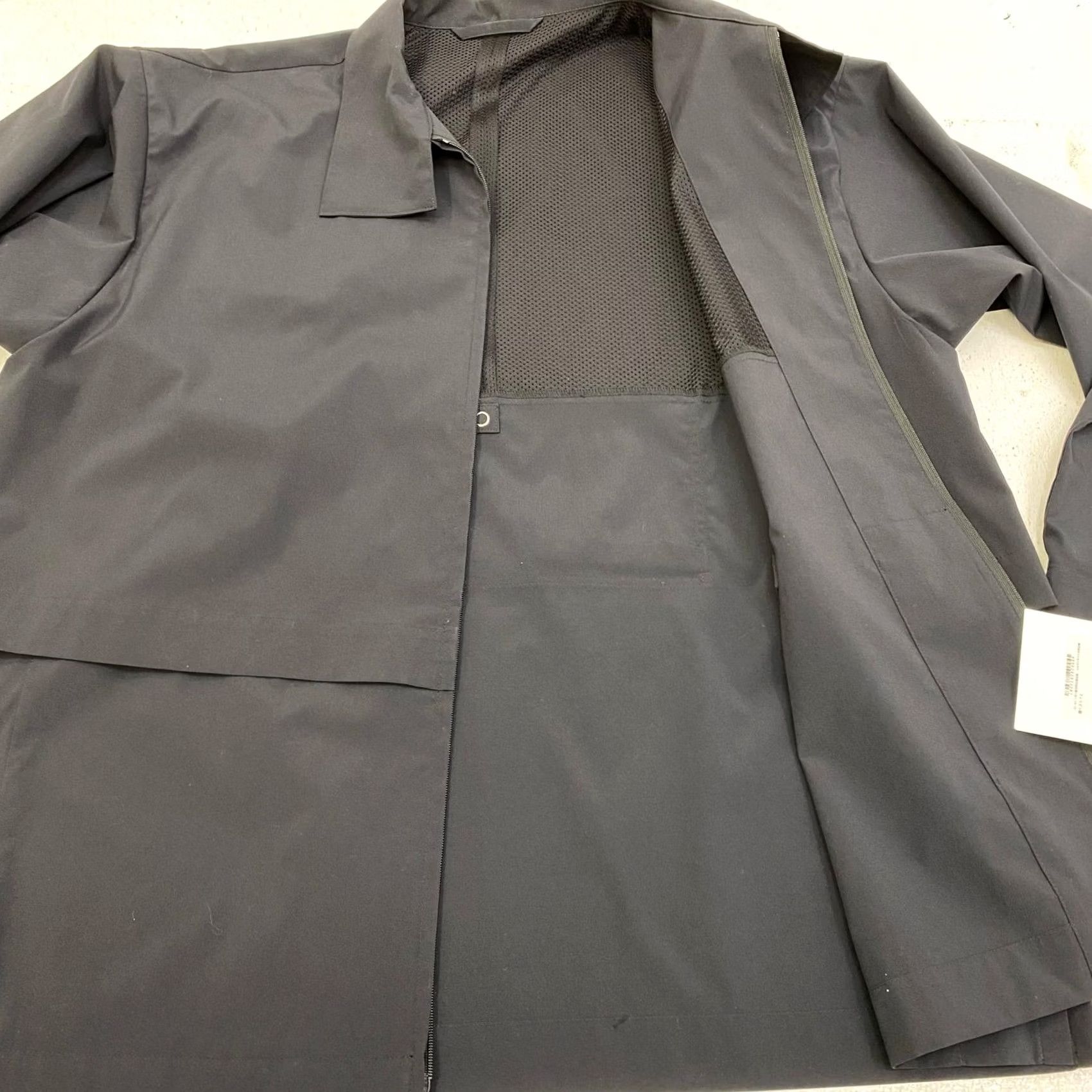 Issey Miyake ISSEY MIYAKE HOMME PLISSE PACKABLE SHIRT Size 2 Black Mens Button-Up Long Sleeve Polyester Packable Shirt 72cm 60cm Size US XS / EU 42 / 0 - 5 Thumbnail