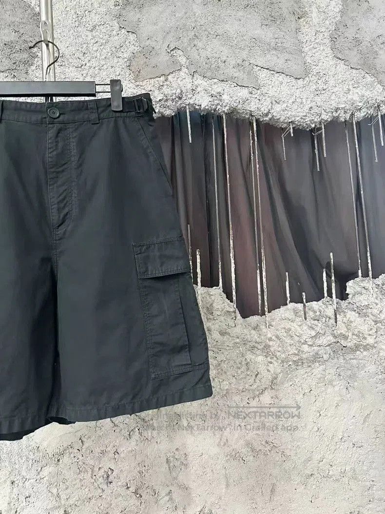 Balenciaga Balenciaga PullUp Cargo Shorts XS. Size US 26 / EU 42 - 4 Thumbnail