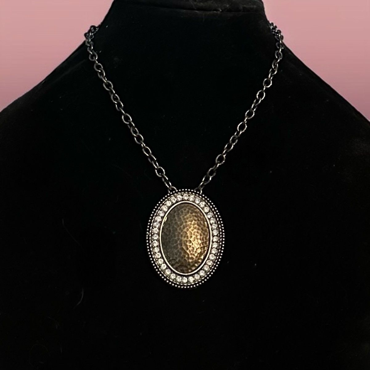 Other Gunmetal oval hammered rhinestone accent pendant necklace Size ONE SIZE - 1 Thumbnail