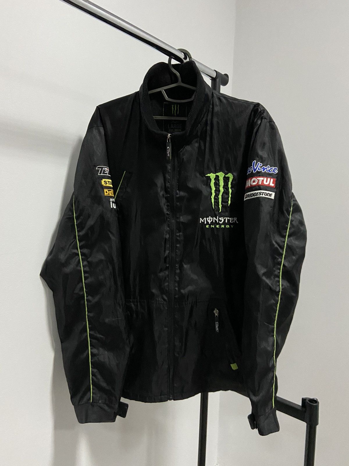 MONSTER ENERGY ジャケット 黒 Monster Energy（ジャケット/アウター）のフリマアイテム一覧