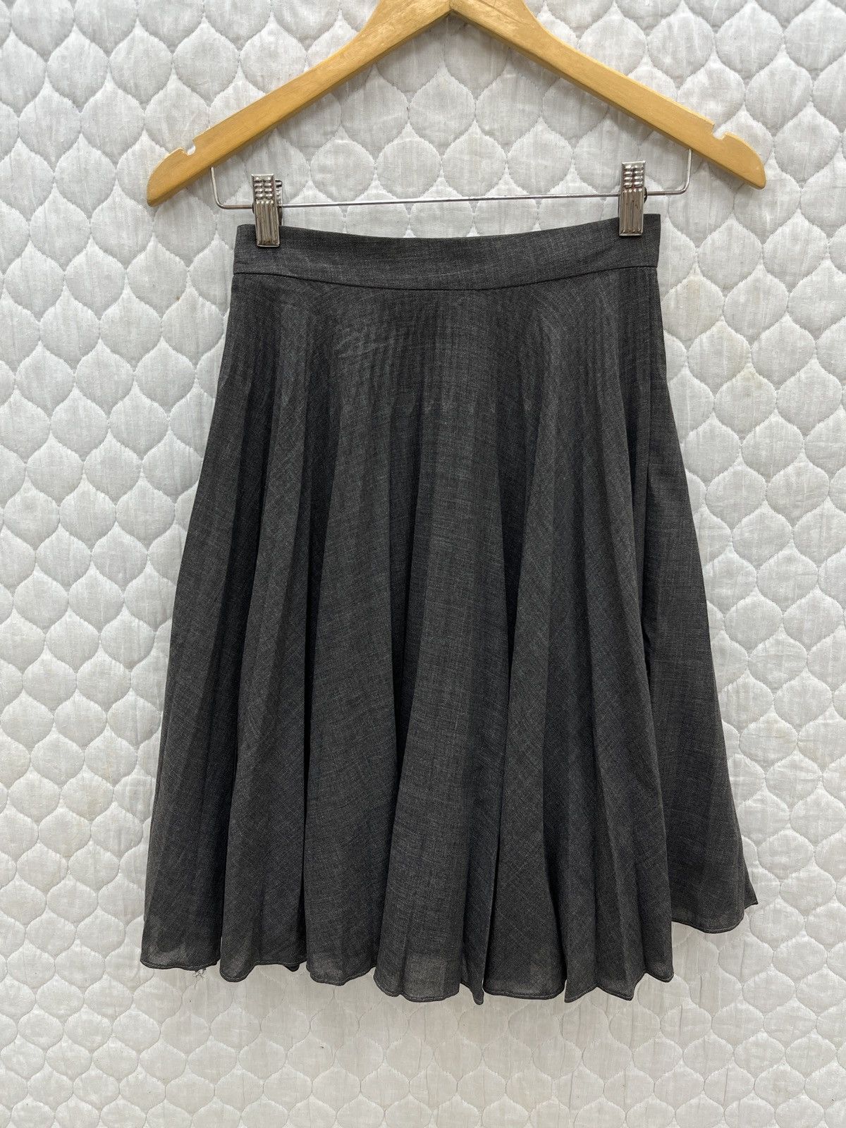 Gucci 🔥🔥🔥STEALS GUCCI PLEATED SKIRTS Size 25" / US 0 / IT 36 - 4 Thumbnail