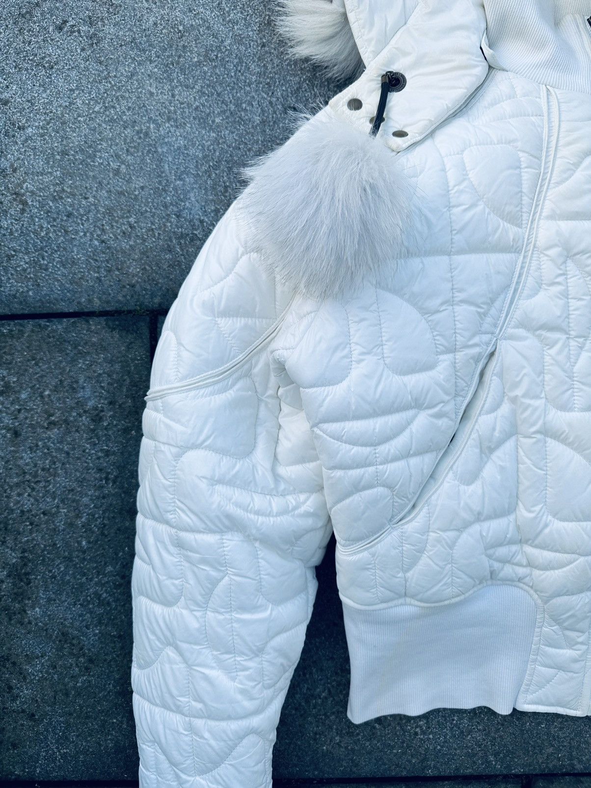 Moose Knuckles × Telfar Telfar x Moose Knuckles FW21 Cropped Fox Fur Bomber Jacket Size US M / EU 48-50 / 2 - 12 Thumbnail