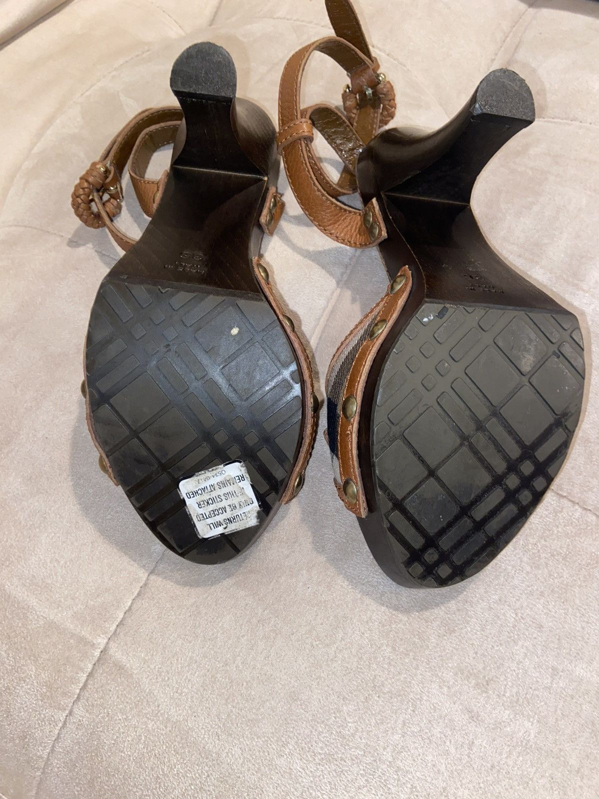 Burberry Burberry Buckled Wooden Heels Size US 5.5 / IT 35.5 - 6 Thumbnail