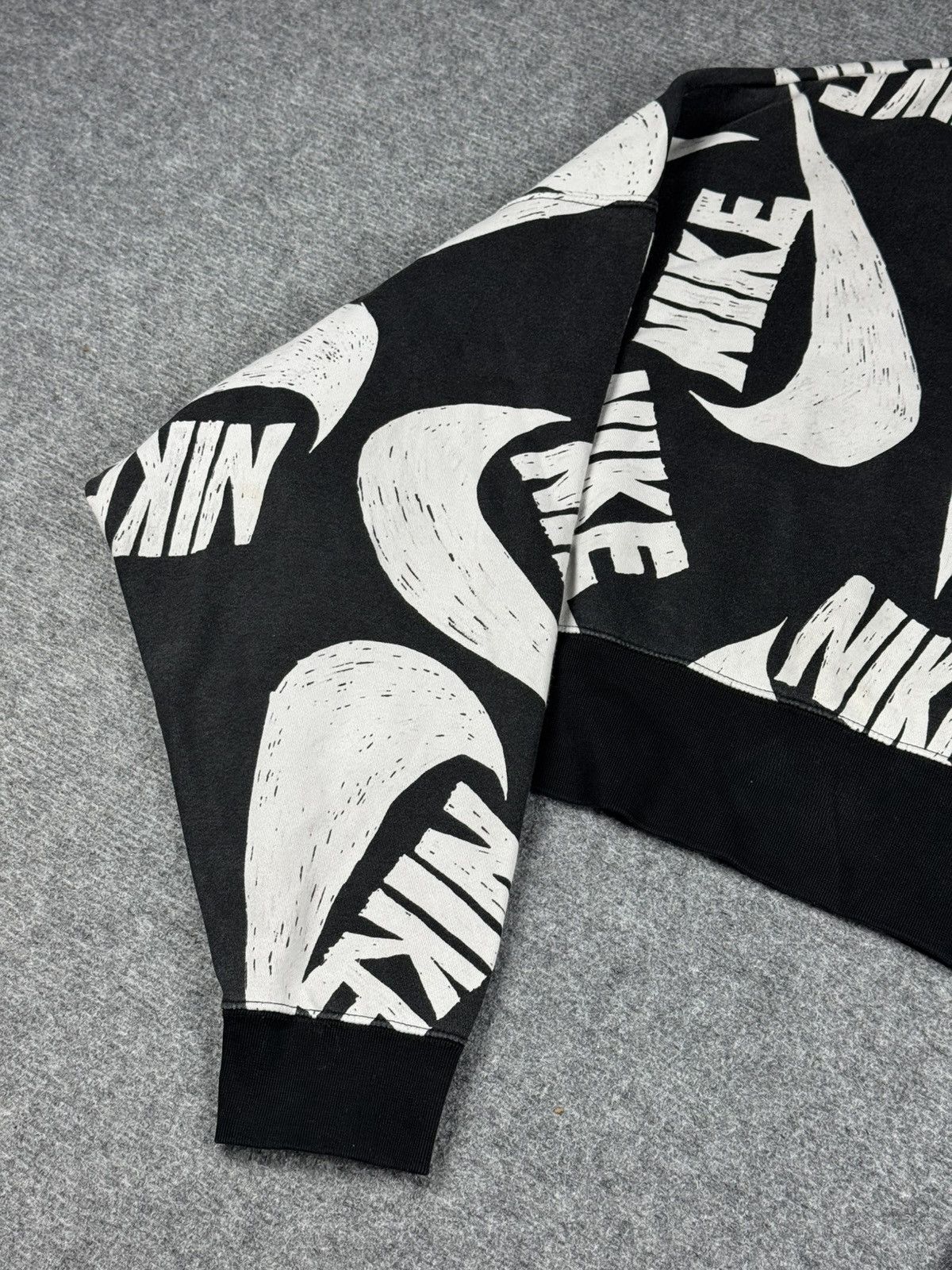 Nike Nike Big Swoosh Monogram Crop Top Size S / US 4 / IT 40 - 3 Thumbnail
