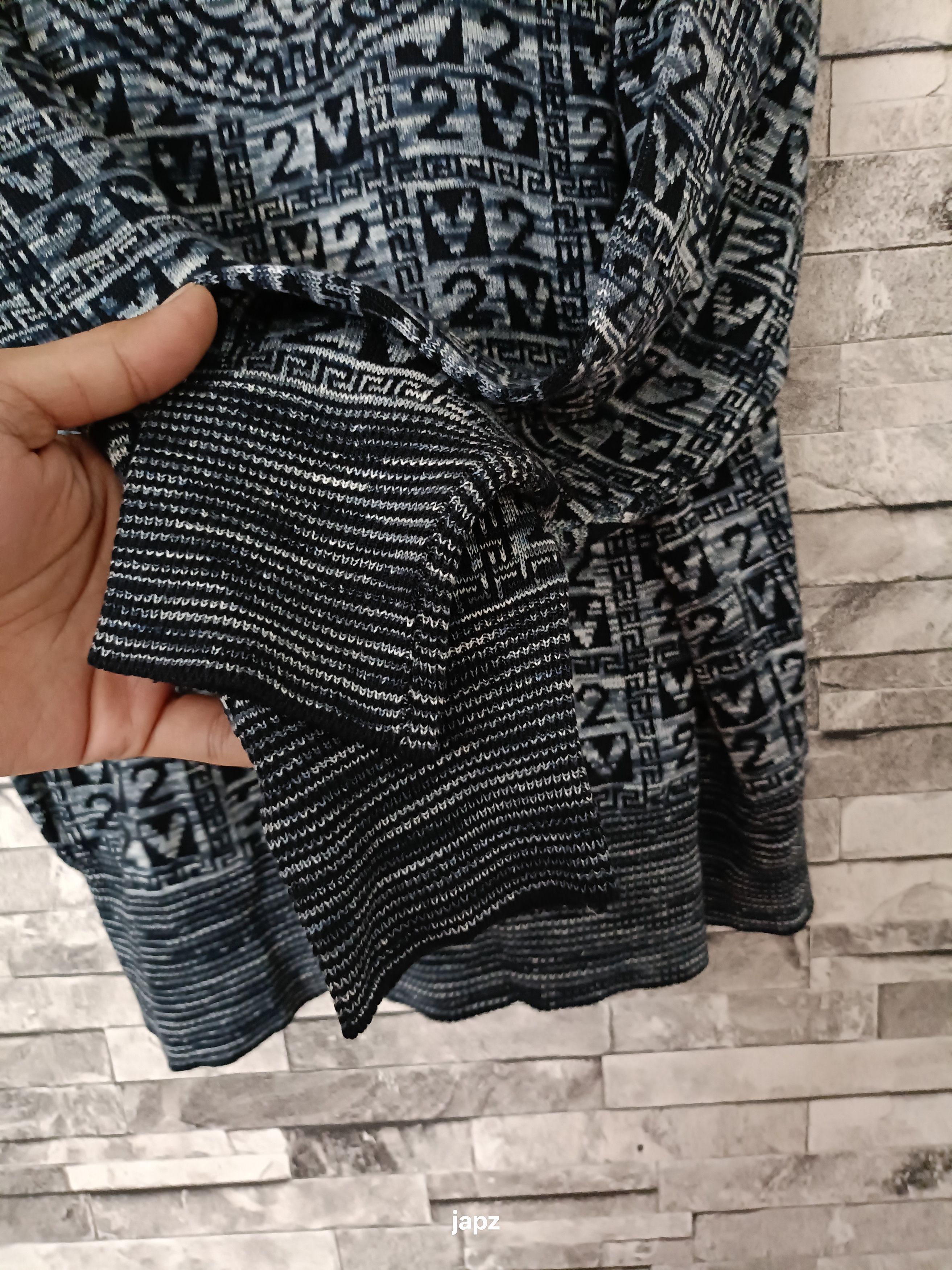Versace Vintage versace classic V2 Medusa jacquard knit sweater Size US L / EU 52-54 / 3 - 3 Thumbnail