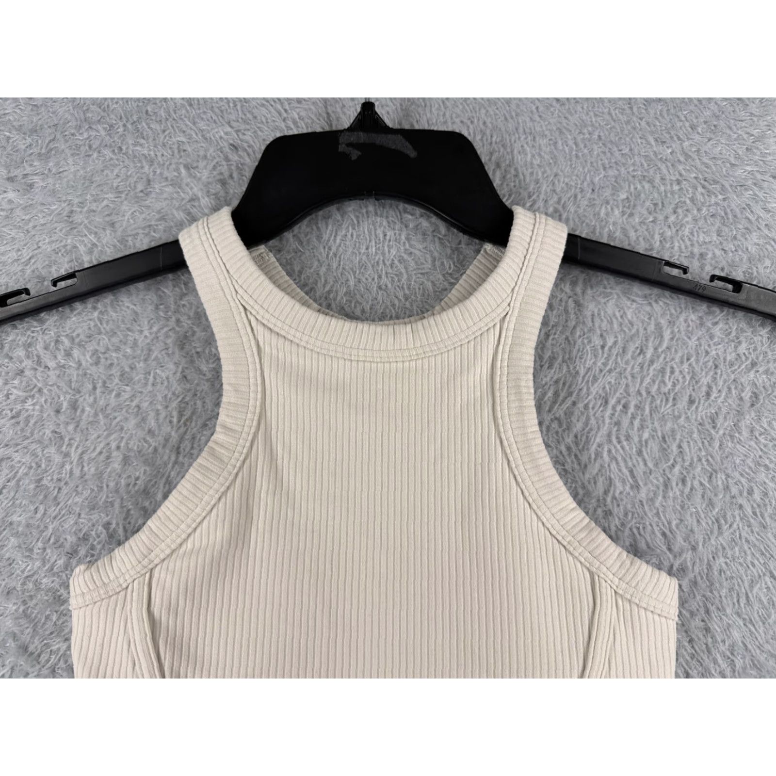 Lululemon Lululemon Shirt Women 2 Beige Ribbed High-Neck Yoga Bra Soft Nulu Fabric W2DKIS Size XS / US 0-2 / IT 36-38 - 4 Thumbnail