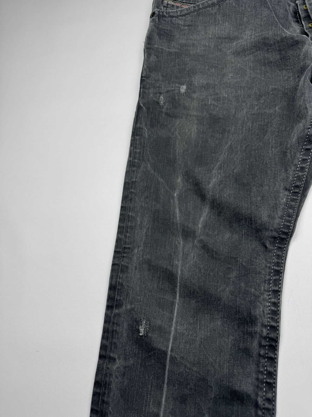 Diesel Vintage Diesel Braddom Washed Straight Fit Men's Jeans Size US 33 - 12 Thumbnail