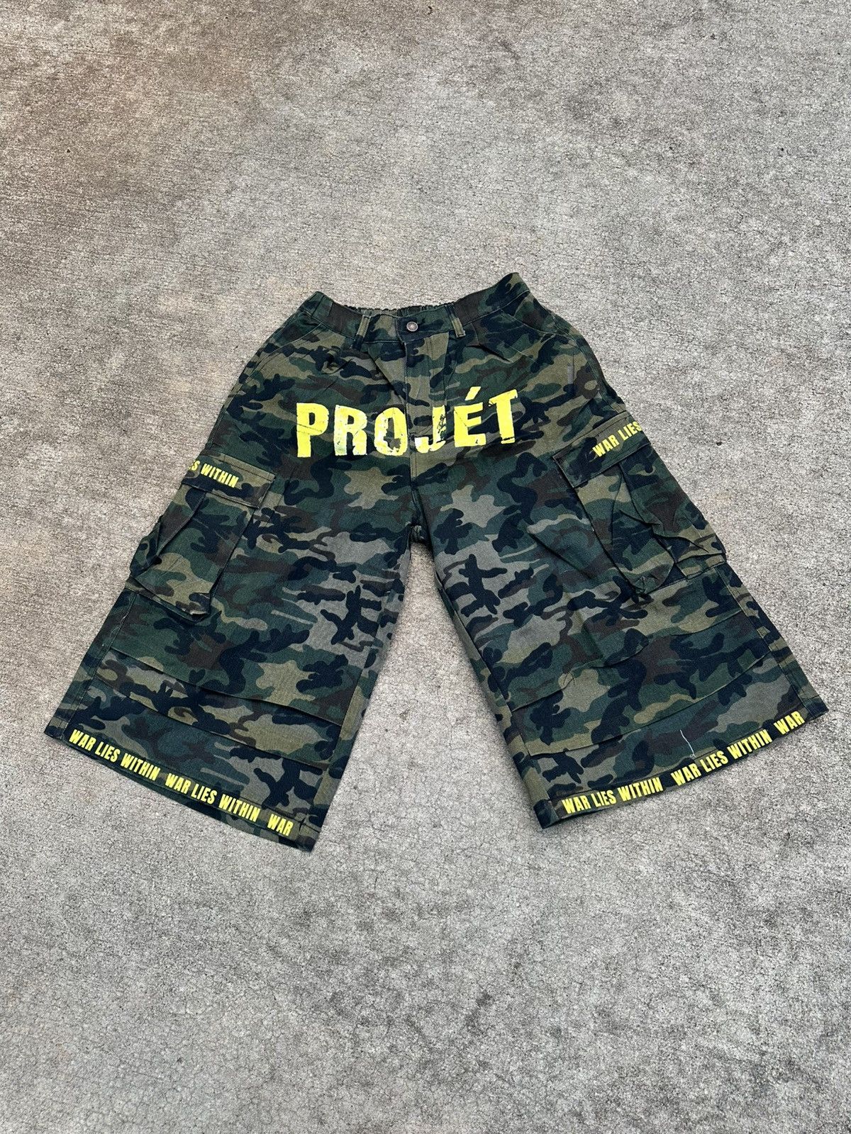 Other ICÔN DE PRÓJET “WAR LIES WITHIN” CAMO SHORTS Size US 30 / EU 46 - 1 Thumbnail