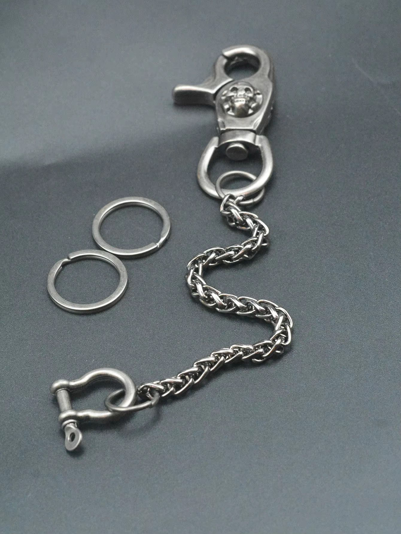Jewelry Skull Buckle Clips Snap Hoop Belt Chain Keychain Size ONE SIZE - 1 Thumbnail