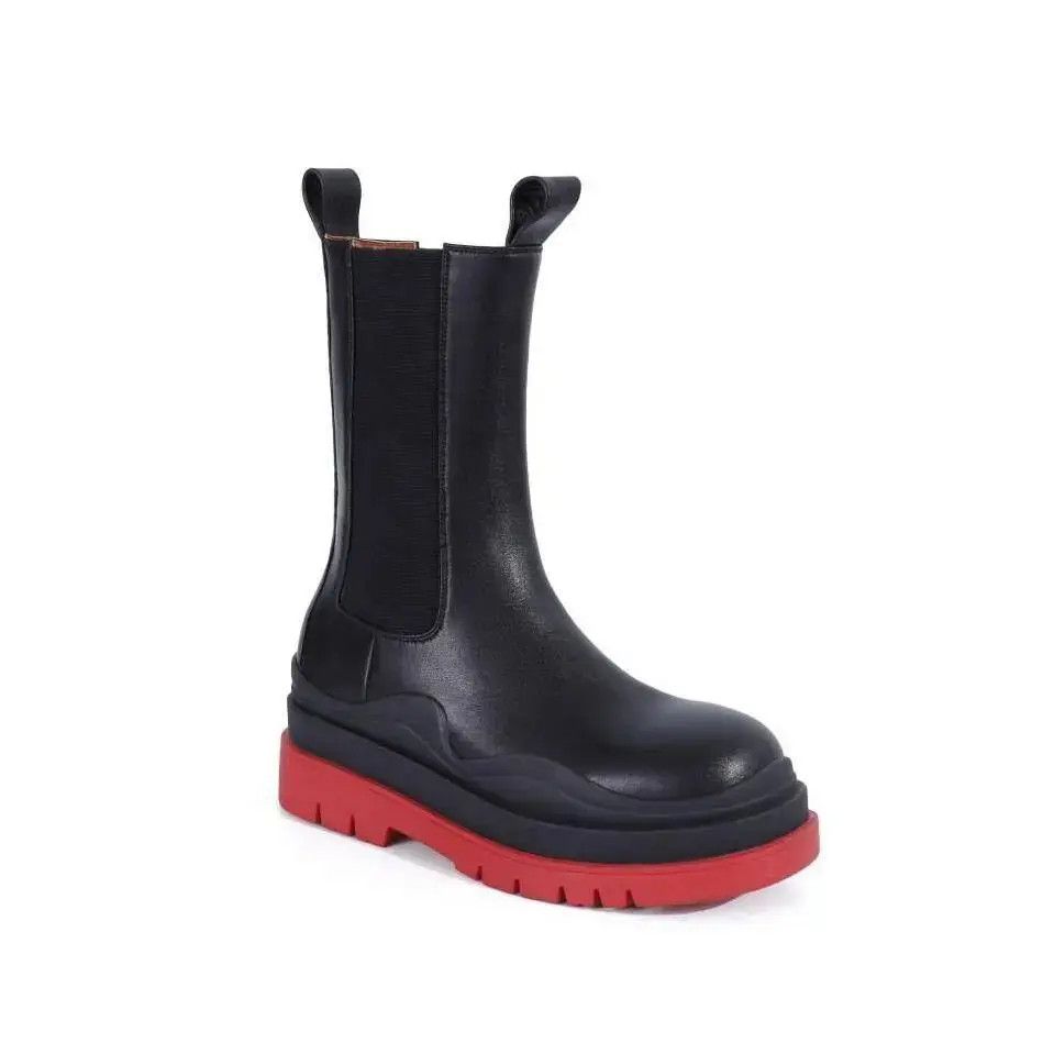 o1bcso1str0225 Tire Boots in Black & Red