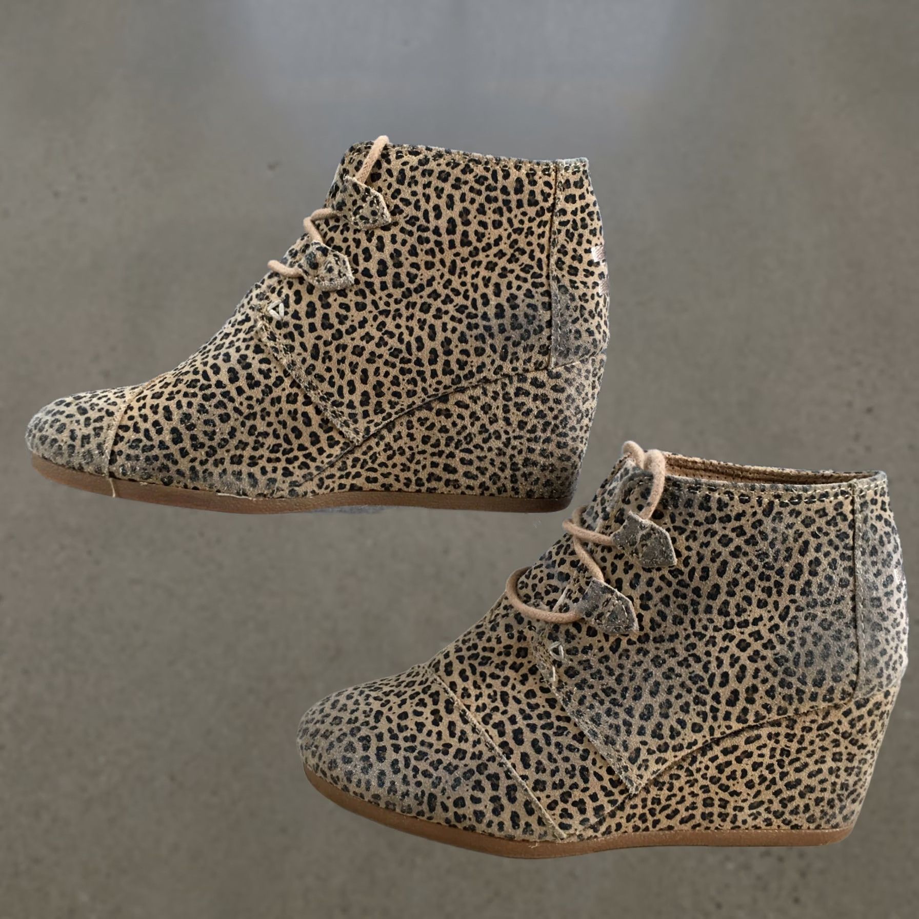 Toms Toms Kala Desert Lace Up Wedge Ankle Bootie Boots Brown Suede Womens 7 Leather Upper Suede Shaft Ankle Bootie Size US 7 / IT 37 - 1 Thumbnail
