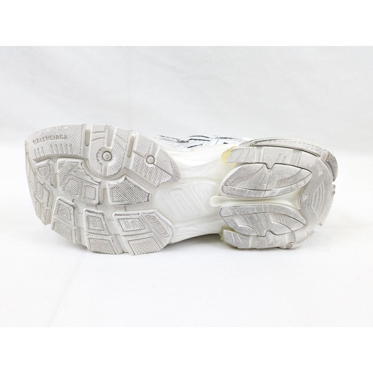 Balenciaga o1rshd1 Monocolor Runner Sneakers in White Size US 6 / EU 39 - 10 Thumbnail