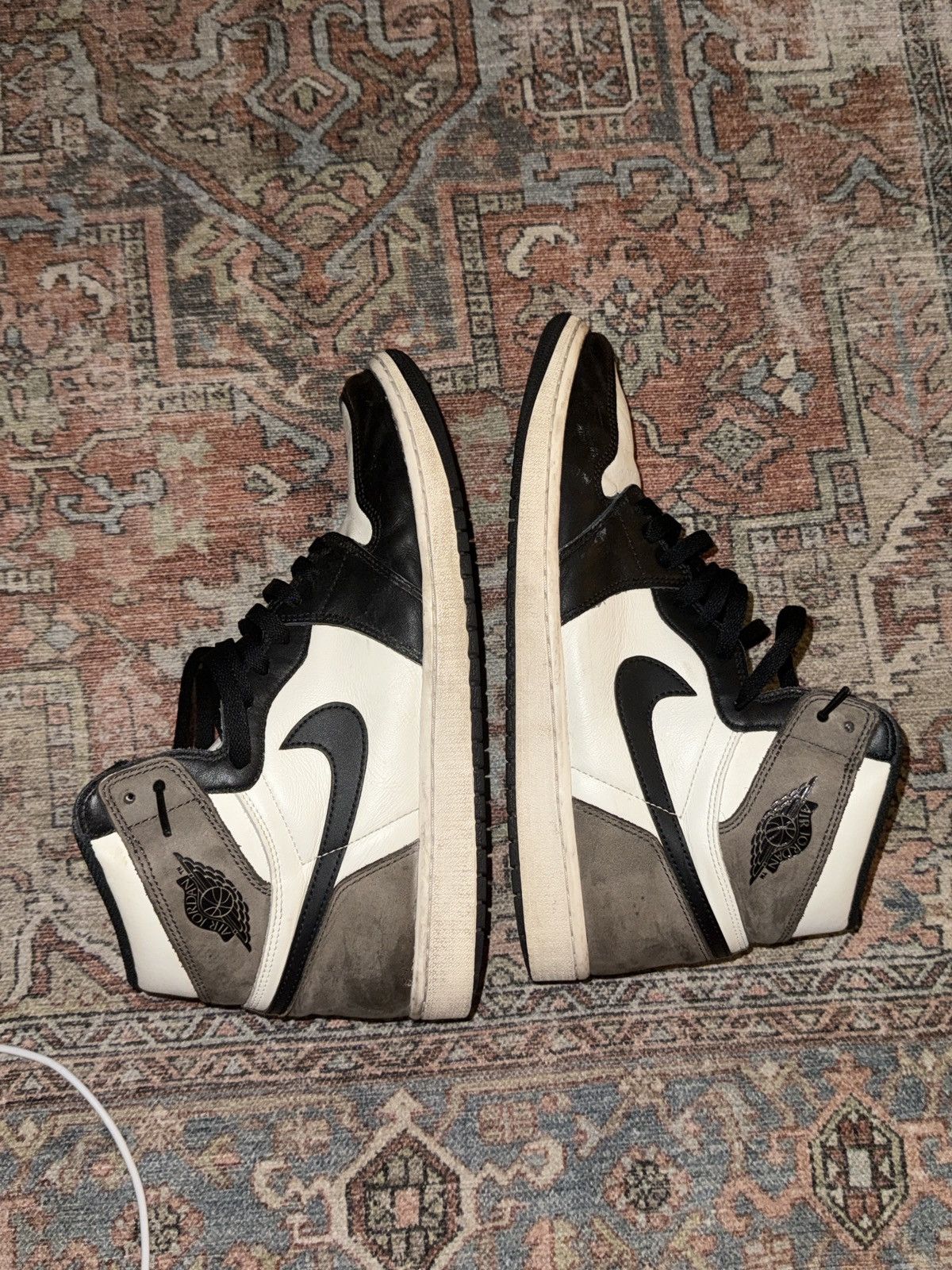 Jordan Brand Jordan 1 High “Mocha” Size US 13 / EU 46 - 2 Thumbnail
