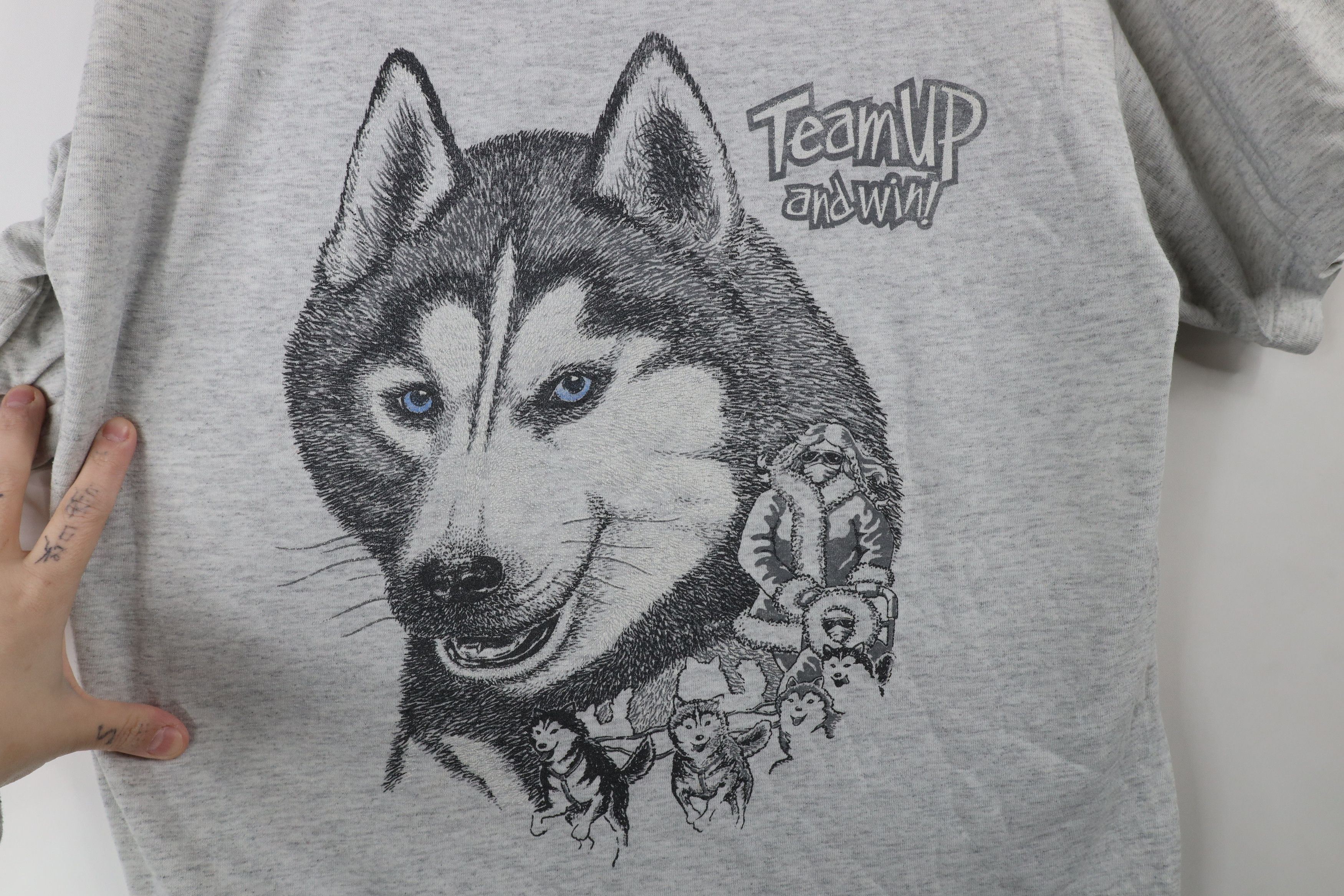 Vintage Vintage 90s Race Alaska Husky Dog Short Sleeve T-Shirt USA Size US L / EU 52-54 / 3 - 5 Thumbnail