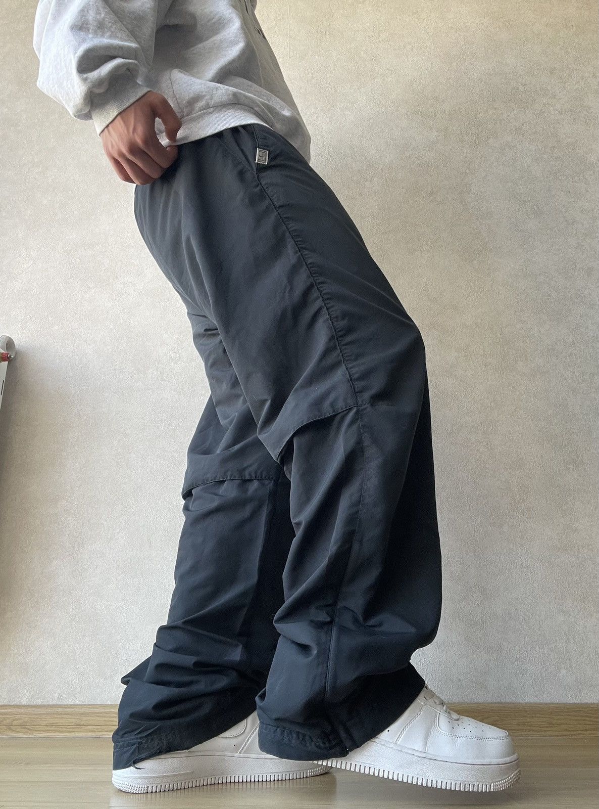 Nike Vintage Nike Swoosh Baggy Parachute Track Pants Size L Size US 34 / EU 50 - 7 Thumbnail