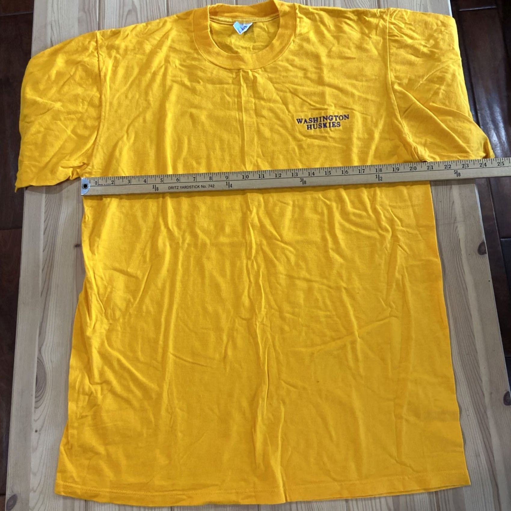 Velva Sheen VINTAGE Velve sheen University Of Washington T Shirt 90s Embroidered XL Yellow Unisex Adults Short Sleeve Crew Neck Solid Men Women Gamescocks Shirt Size US XL / EU 56 / 4 - 6 Thumbnail
