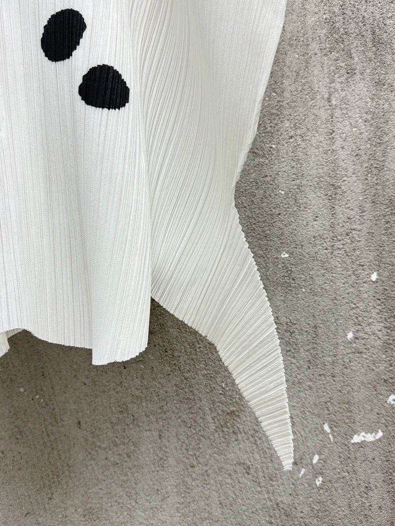 Issey Miyake Issey Miyake size:f White dialogue box pleated top Size S / US 4 / IT 40 - 3 Thumbnail