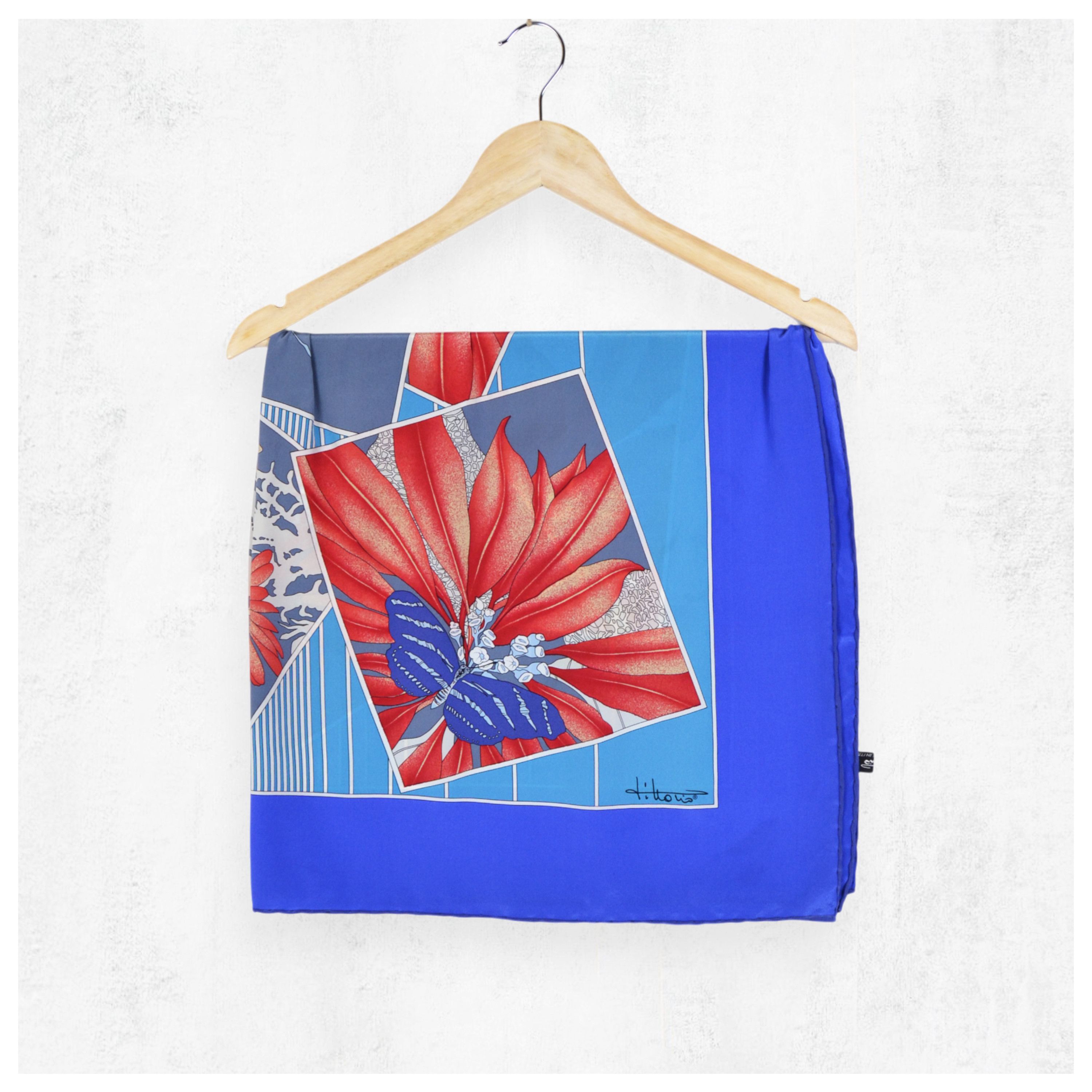 Vintage Vintage Tittorio Silk Scarf With Butterflies, Moths &Flowers Size ONE SIZE - 1 Thumbnail