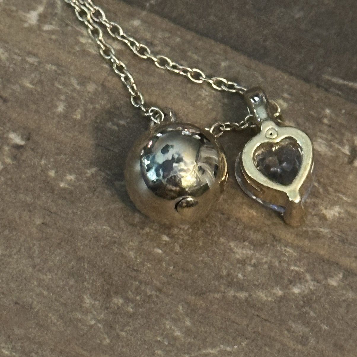 Other Gold tone rhinestone heart and ball pendant necklace Size ONE SIZE - 5 Thumbnail