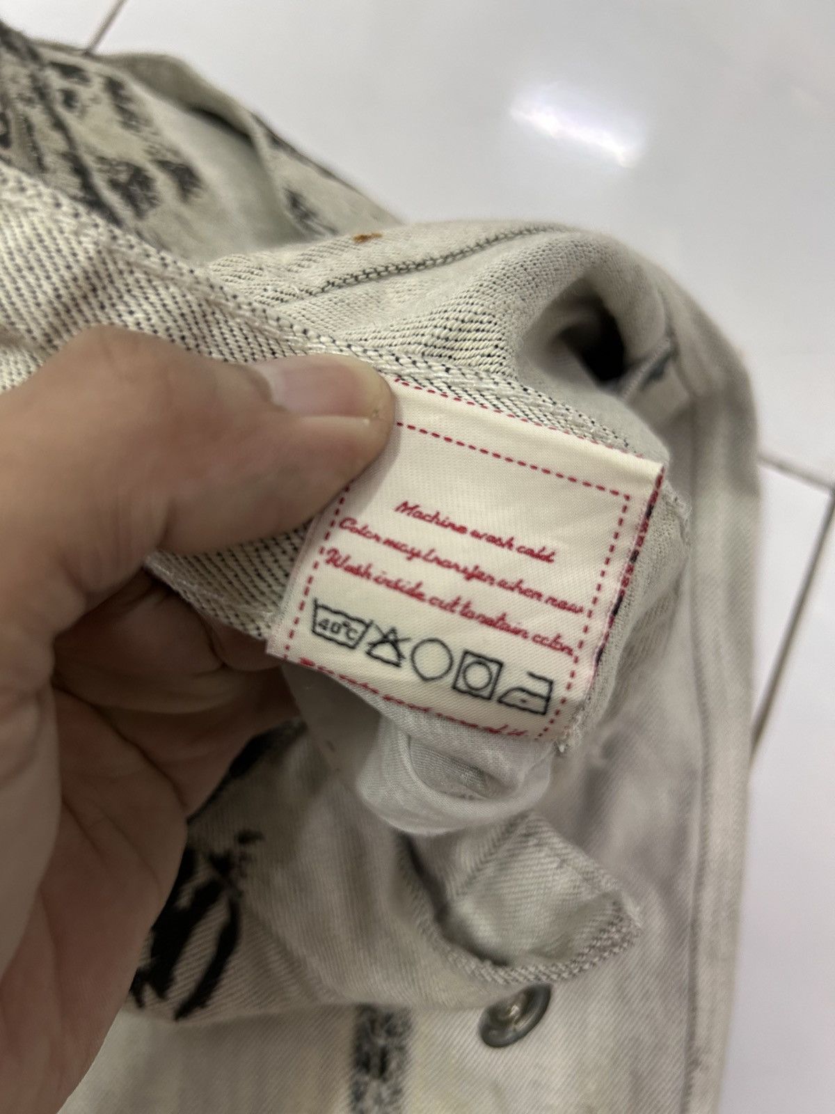 Japanese Brand × Vintage Vintage Japanese Grunge Graffiti Wash Distressed Jeans Size US 34 / EU 50 - 12 Thumbnail