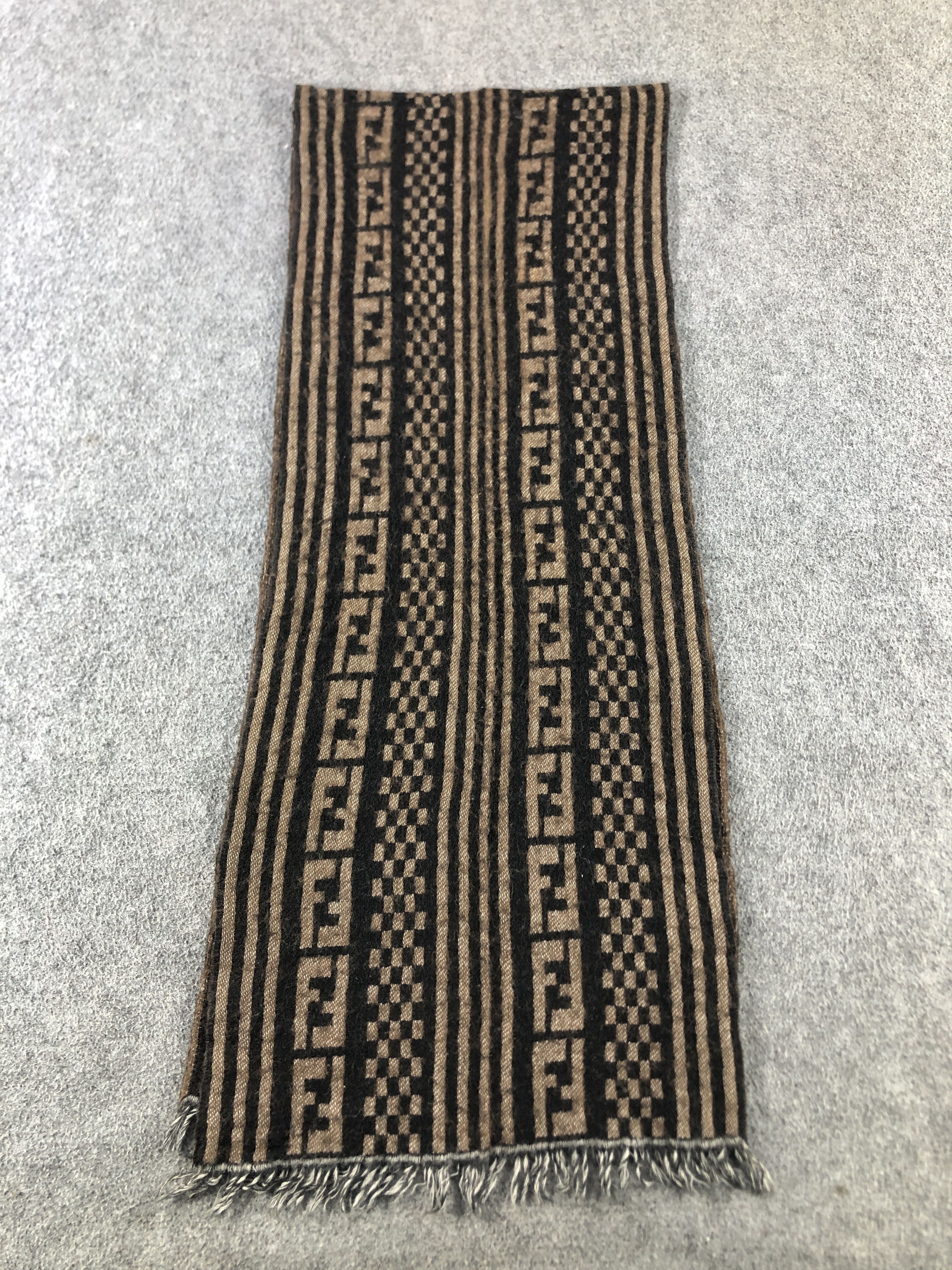 Fendi Fendi Scarf / Muffler / Neckwear P879 Size ONE SIZE - 2 Thumbnail