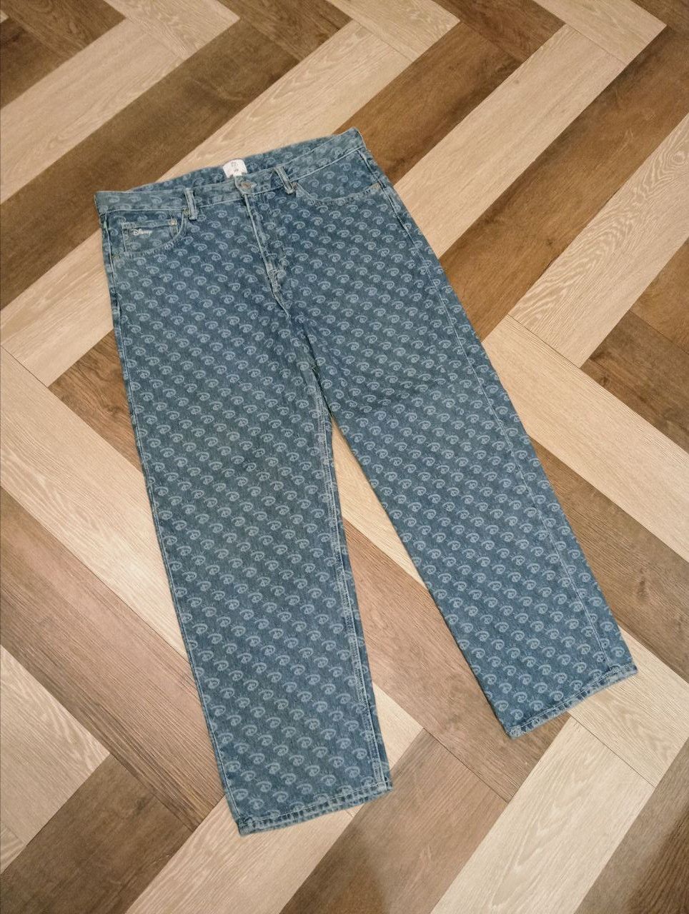 Disney DISNEY 100 X H&M MONOGRAM JEANS Size US 36 / EU 52 - 2 Thumbnail