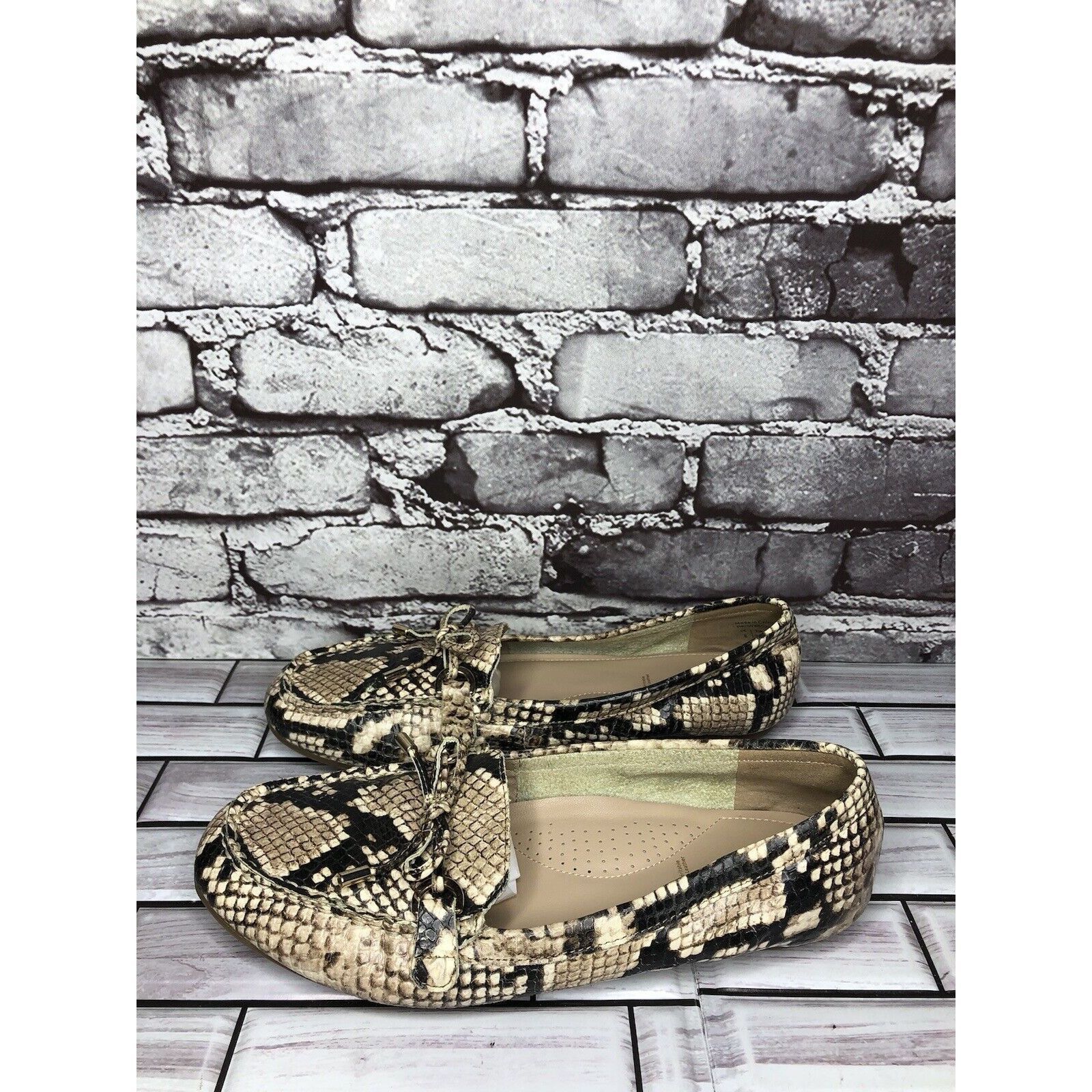 Aldo Aldo Cream Snake Skin Print Bow Leather Mocs Driving Shoes W Size US 7.5 / IT 37.5 - 1 Thumbnail