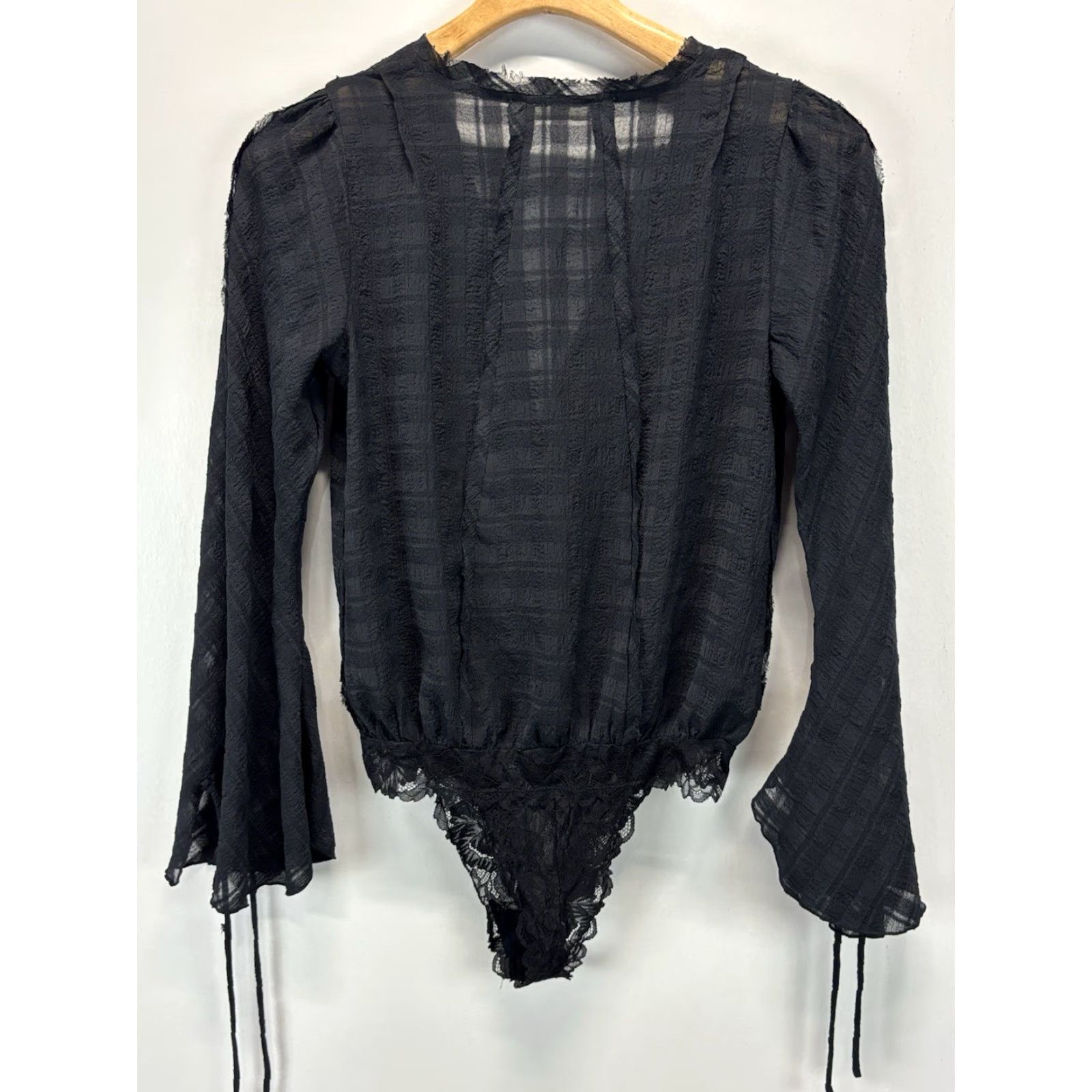 Free People Free People Everything's Rosy Bodysuit Top Black Sz XS Semi Sheer Gothic Bell Sleeve Blouse Size XS / US 0-2 / IT 36-38 - 5 Thumbnail
