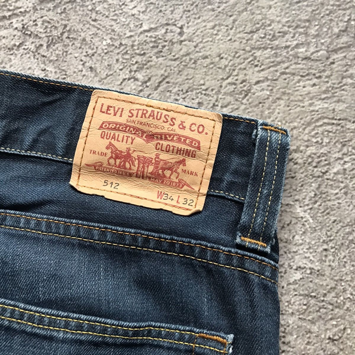 Vintage Vintage 90s Levis Baggy Wide Leg Faded Jeans Grunge Logo 34 Size US 34 / EU 50 - 6 Thumbnail