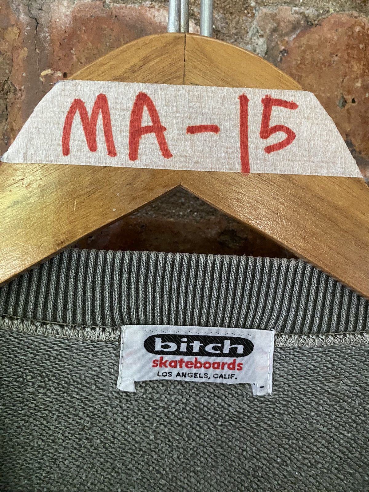 Hook-Ups 🔥1990s BITCH skateboard tribal logo sweashirt Size US L / EU 52-54 / 3 - 11 Thumbnail