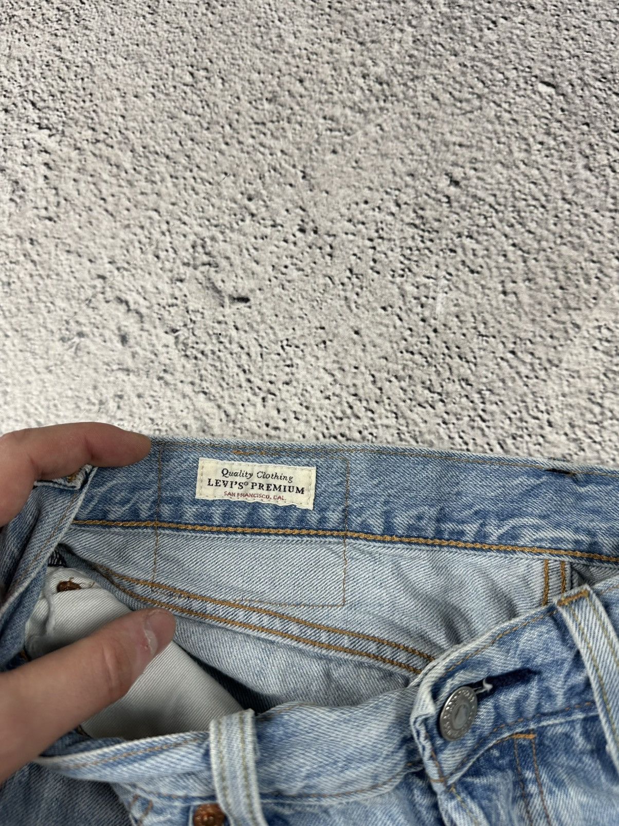 Levi's Vintage Clothing Vintage Levi’s 501 Washed Denim Blue Short Y2K Baggy Style Size US 31 - 9 Thumbnail