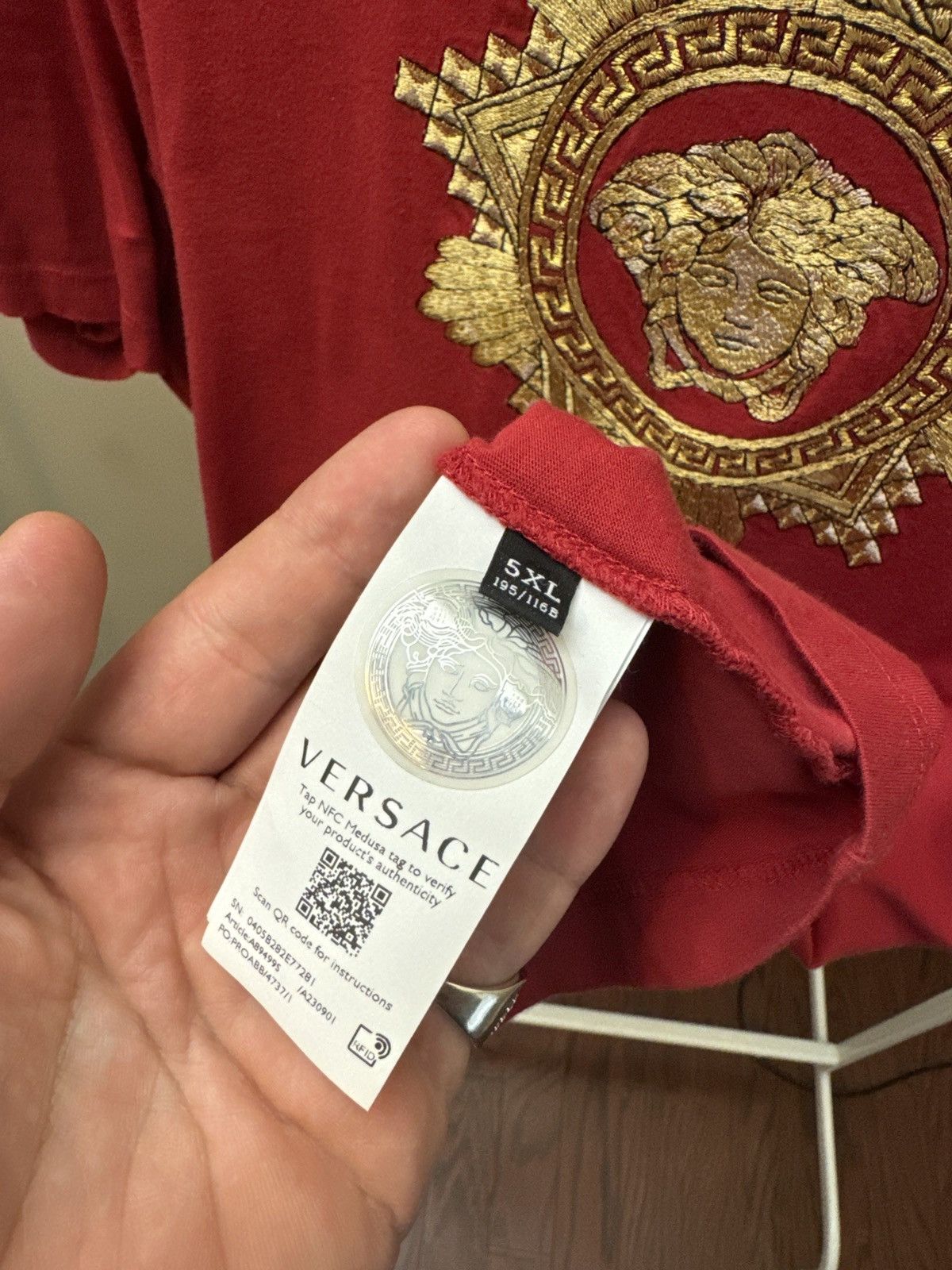 Versace Versace Red/Gold Embroidered Crest Logo T Shirt Size US XXL / EU 58 / 5 - 5 Thumbnail