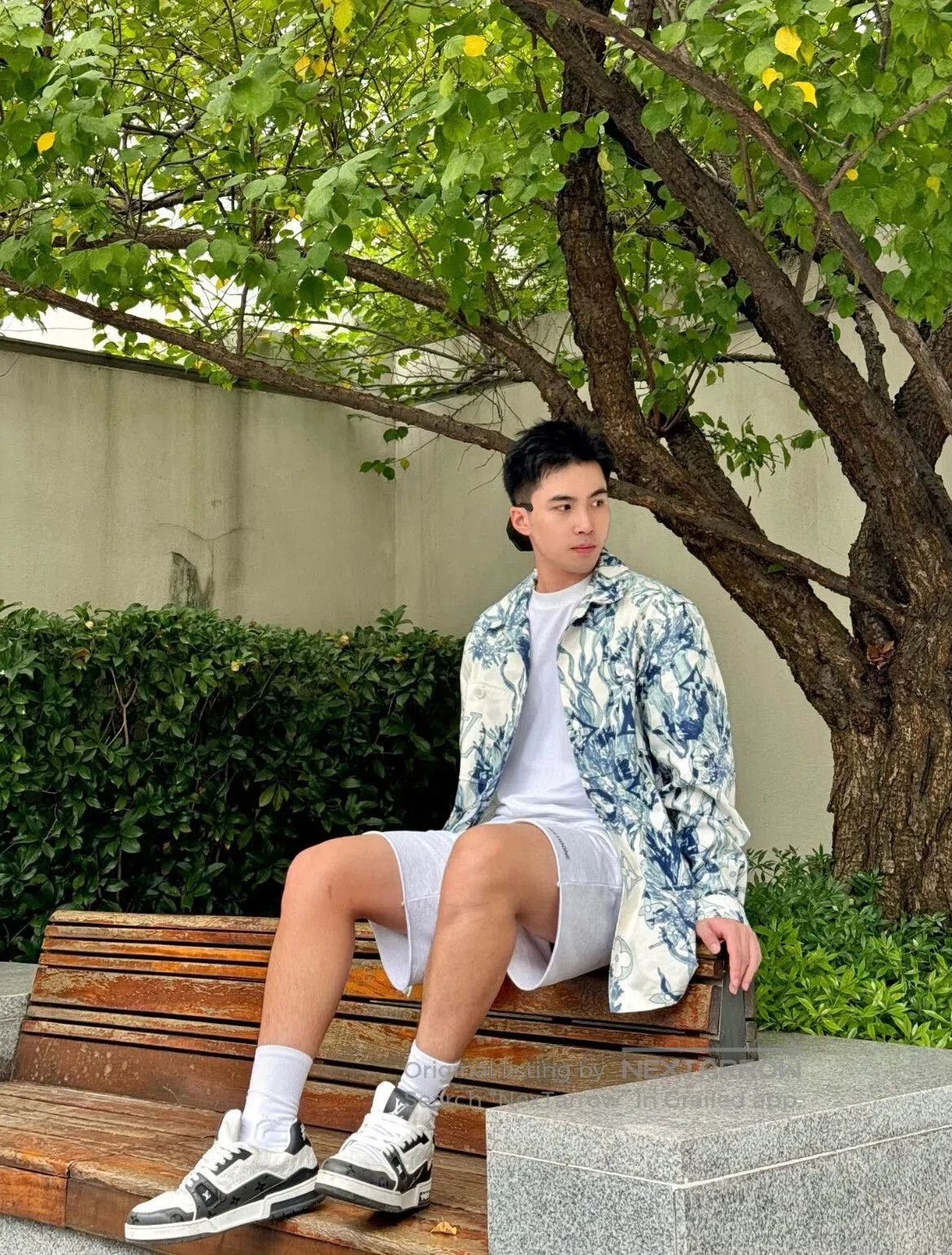 Louis Vuitton blue floral print Louis Vuitton jacket size M. Size US M / EU 48-50 / 2 - 7 Thumbnail