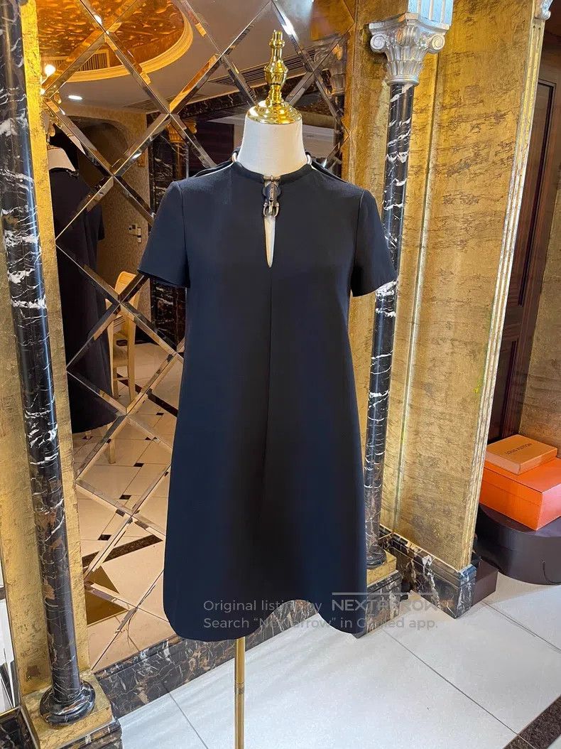 Valentino Valentino Heavy work dress Size M / US 6-8 / IT 42-44 - 3 Thumbnail