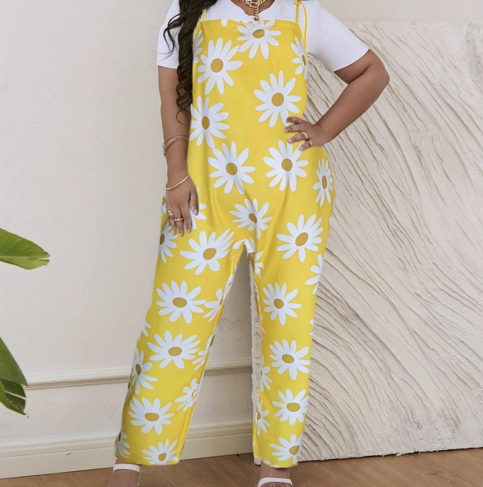 Designer Sunny Daisy Print Jumpsuit Size 42" / US 20 - 1 Thumbnail