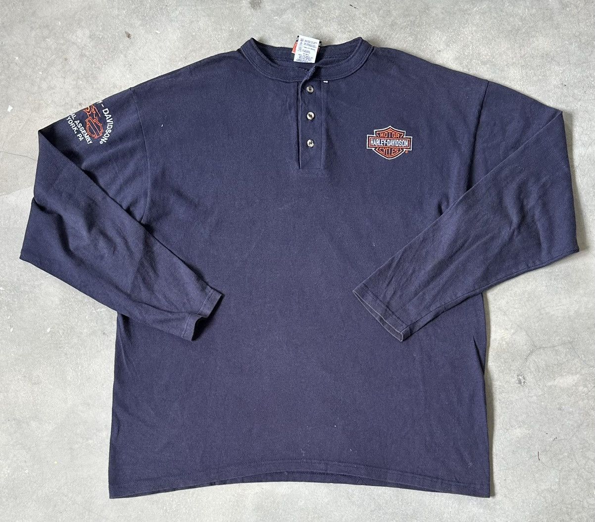 Harley Davidson VINTAGE Y2K HARLEY DIVIDSON BUTTON LS TEE Size US L / EU 52-54 / 3 - 1 Thumbnail