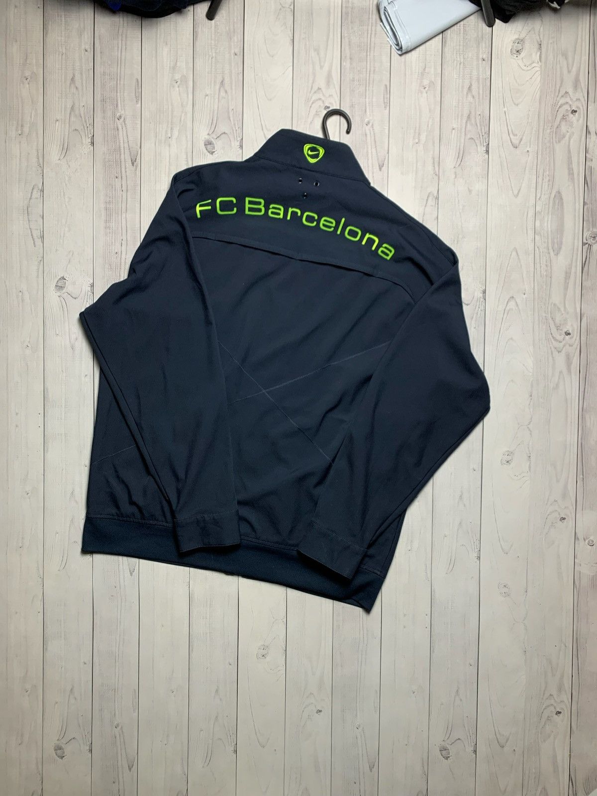 Other Vintage Nike Barcelona soccer track jacket size L logo Size US L / EU 52-54 / 3 - 2 Thumbnail