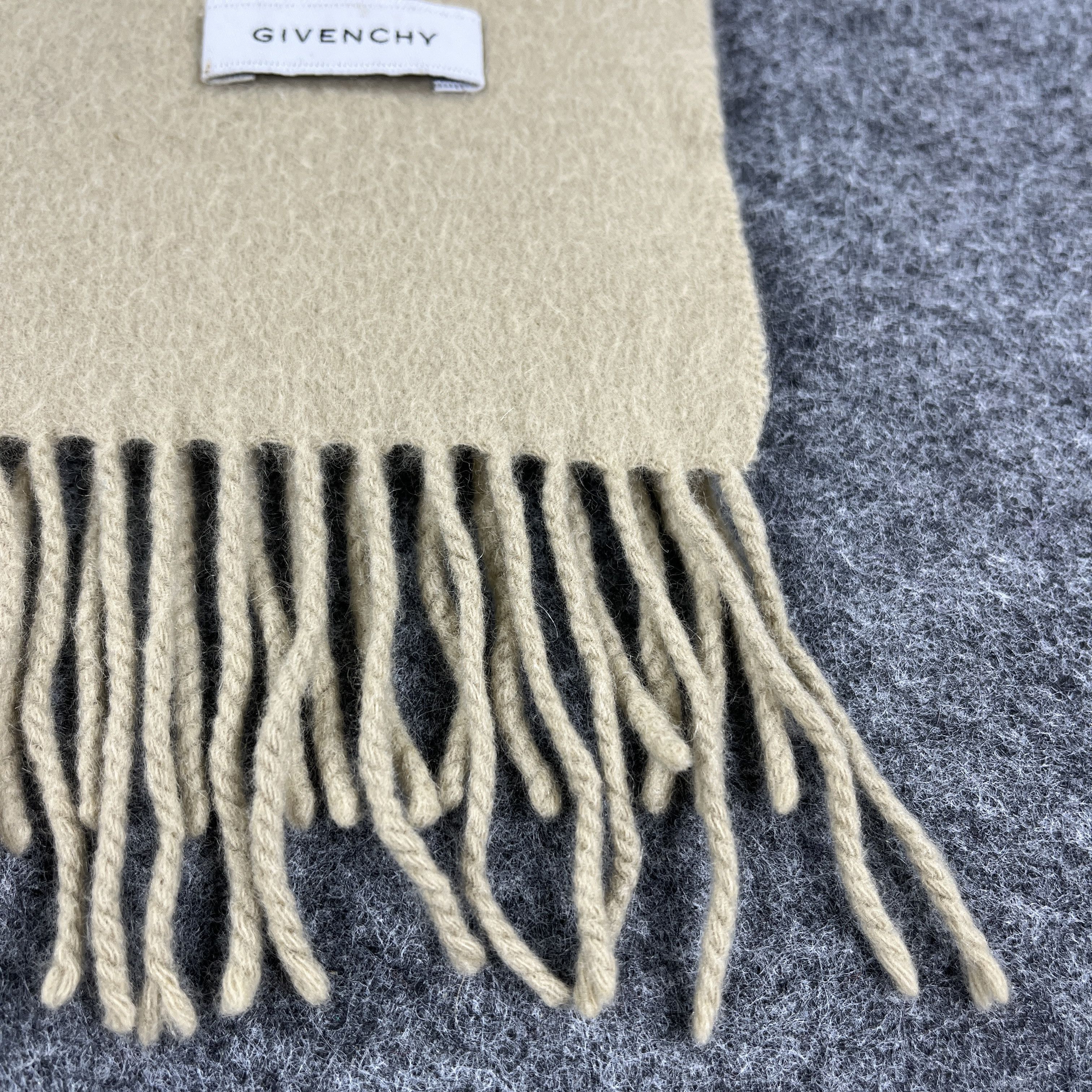 Givenchy × Vintage Givenchy Scarf / Muffler / Neckwear T996 Size ONE SIZE - 7 Thumbnail