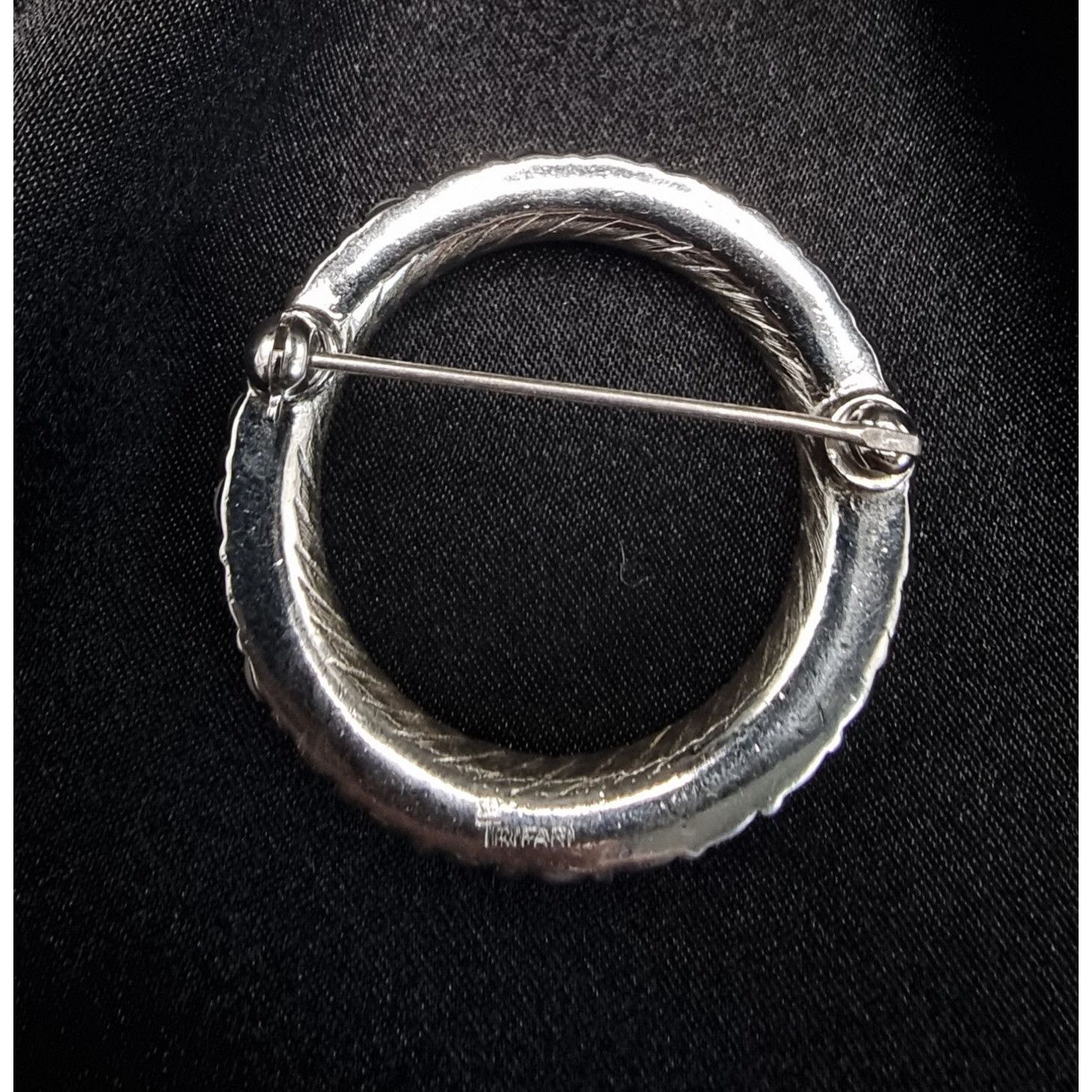 Vintage Vintage 1950's TRIFARI Signed Circle Brooch With Faux Pearls Size ONE SIZE - 6 Thumbnail