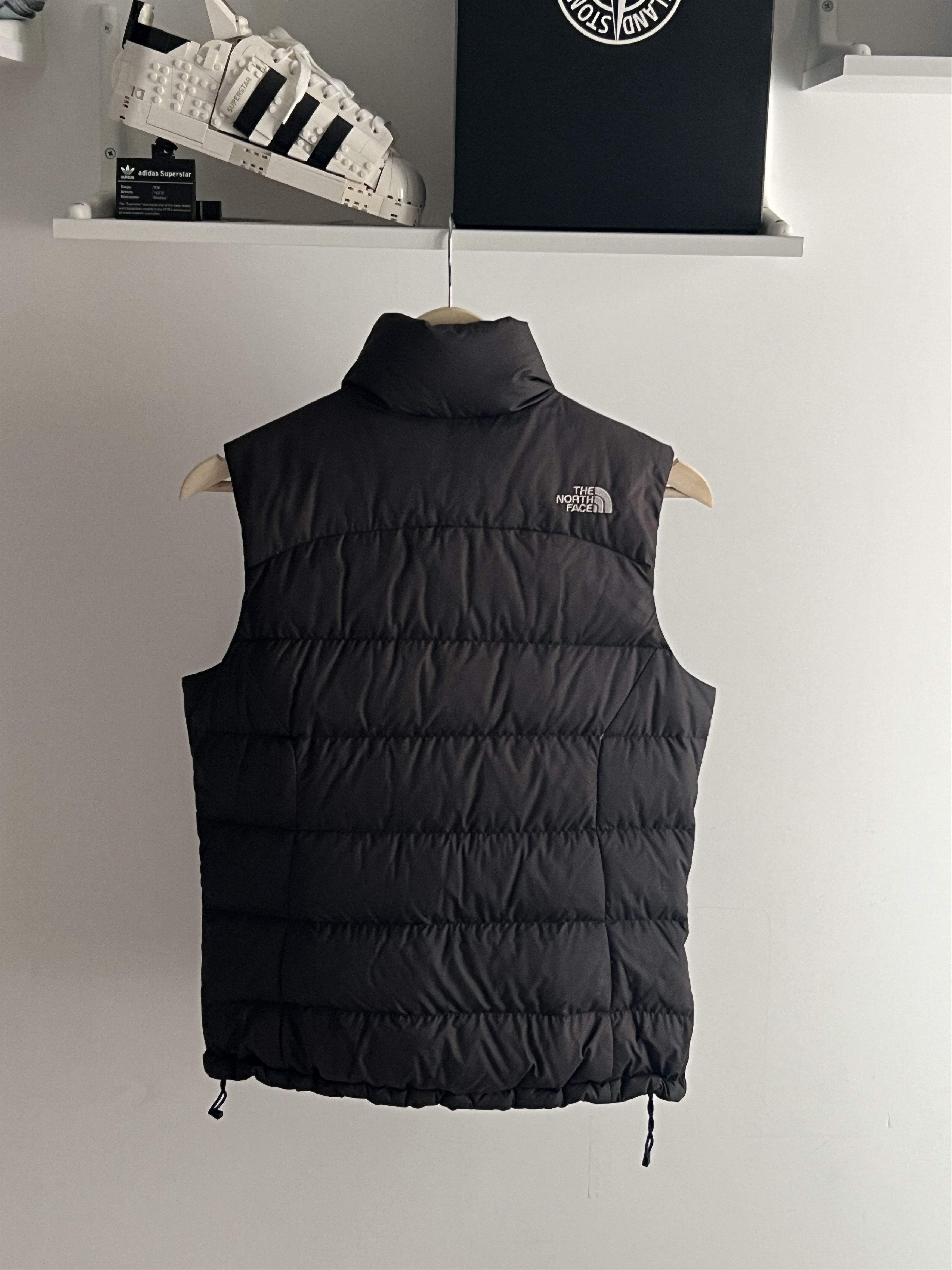 The North Face × Vintage THE NORTH FACE Women’s Large Black Nuptse 700 Down Vest Size S / US 4 / IT 40 - 5 Thumbnail