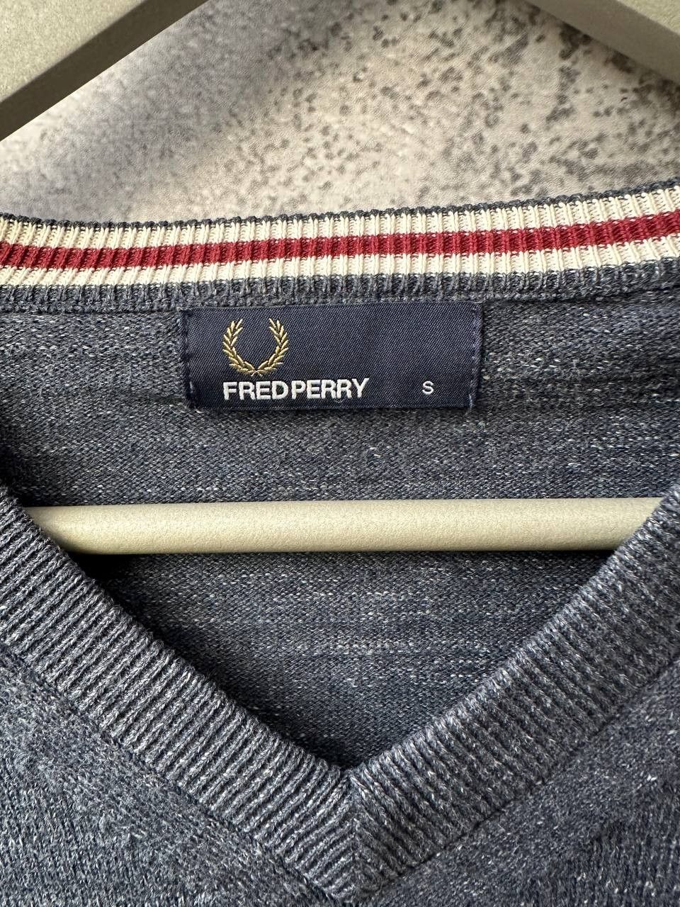 Fred Perry Fred Perry V-Neck Sweater Jumper Pullover with Еlbows Size US S / EU 44-46 / 1 - 12 Thumbnail