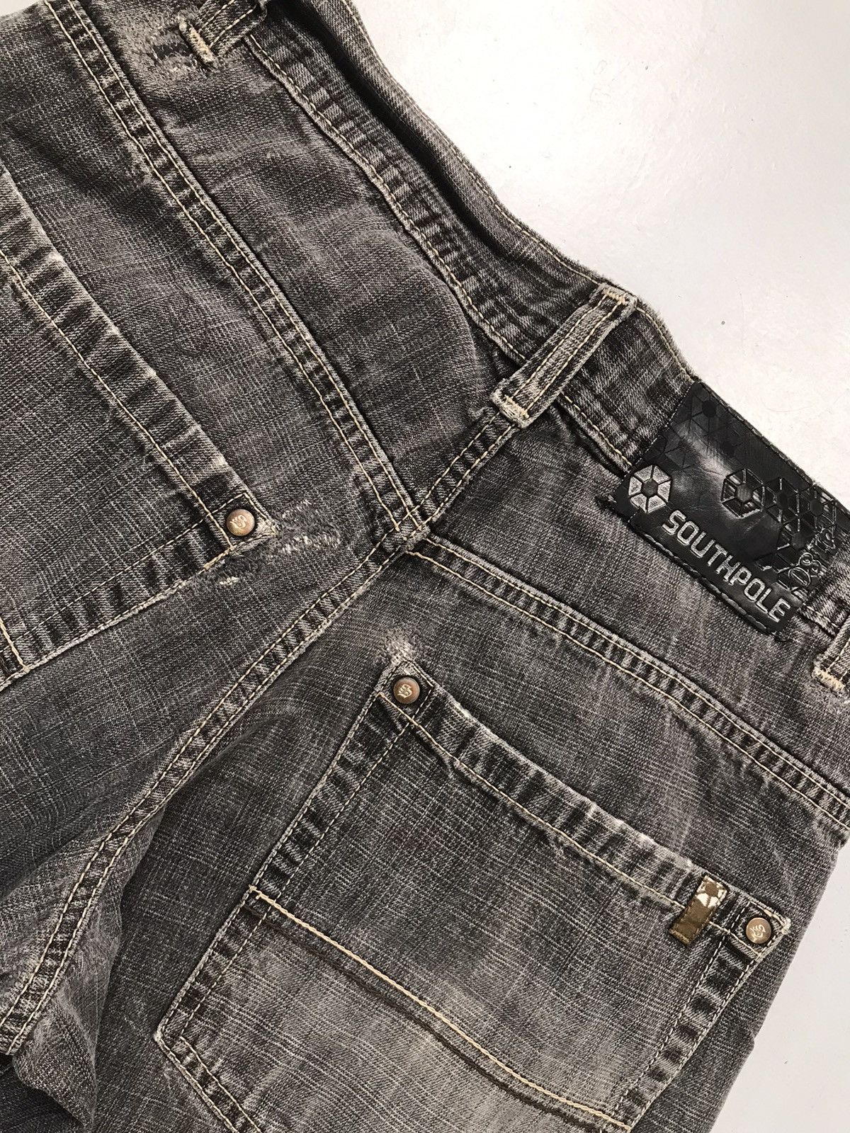 Southpole Vintage SouthPole faded brown tab denim Size US 32 / EU 48 - 13 Thumbnail