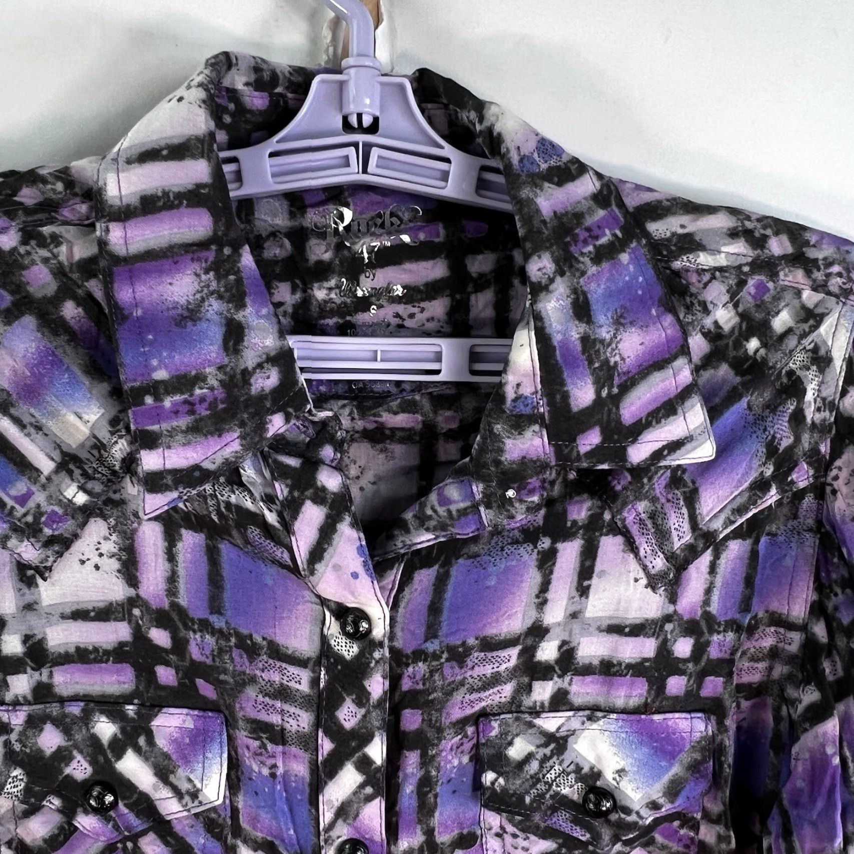 Wrangler Wrangler 47 Button-Up Shirt Dress Womens S Purple Long Sleeve V-Neck Geometric Chambray Rock Theme Button-Front Tunic Dress S Womens Size S / US 4 / IT 40 - 2 Thumbnail